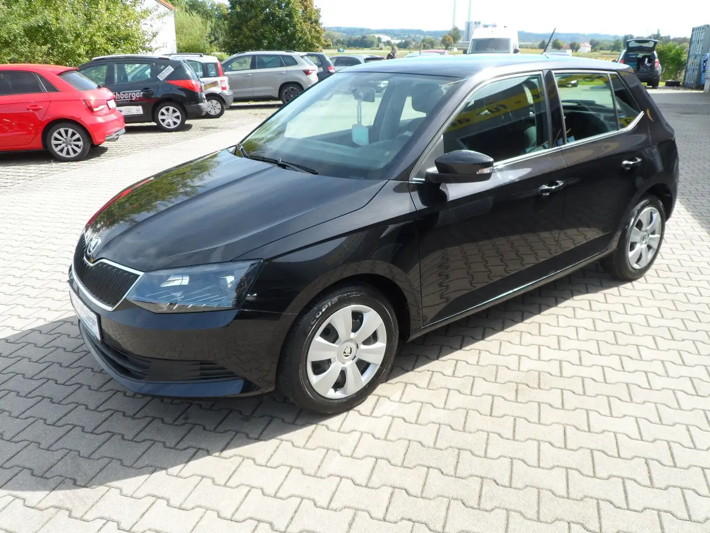 Skoda Fabia Ambition/Klima/SHZ/8 fach Bereift Schwarz - 2