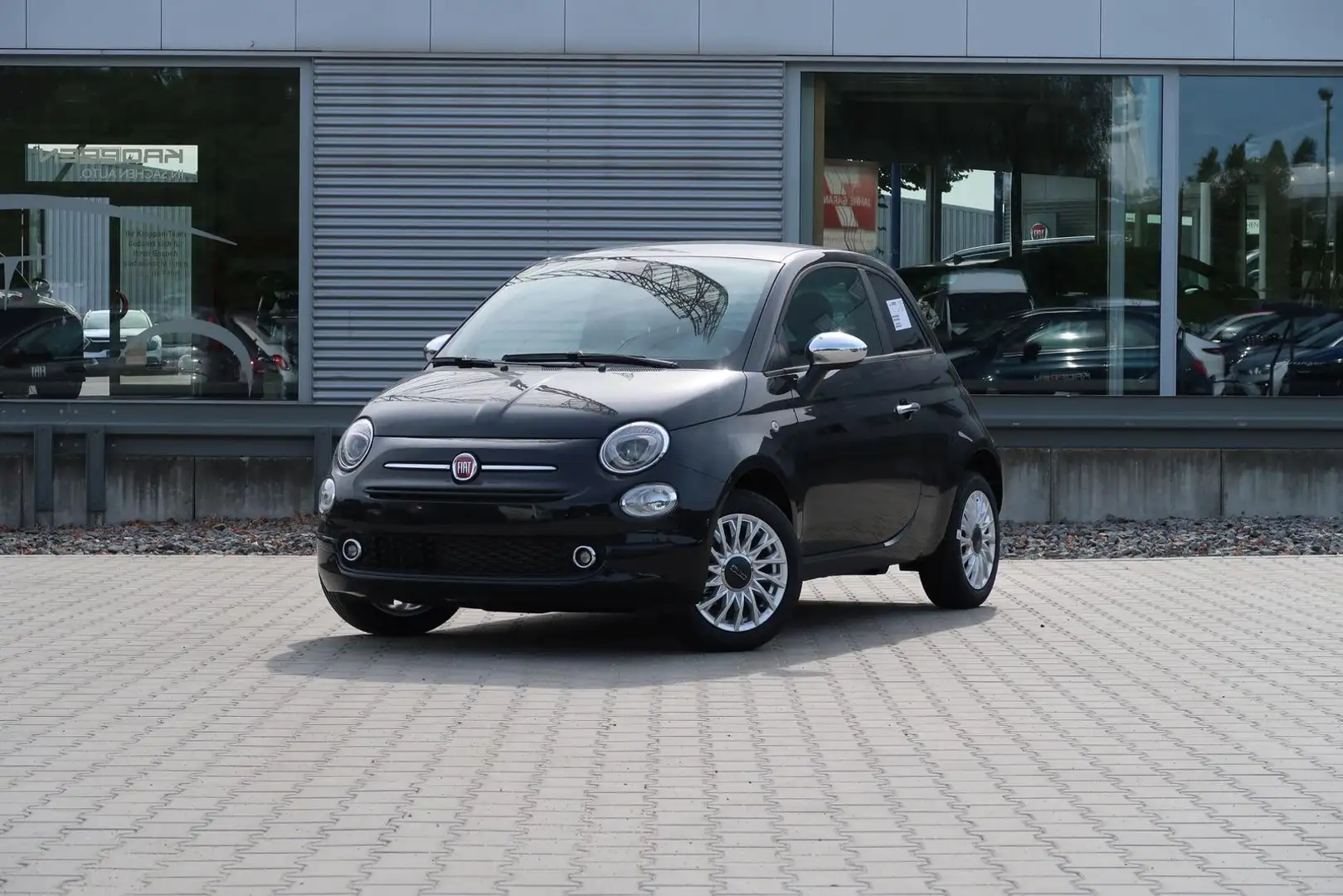 Fiat 500 Hatchback MY23 1.0 GSE Hybrid Navi Klima PDC Zwart - 2