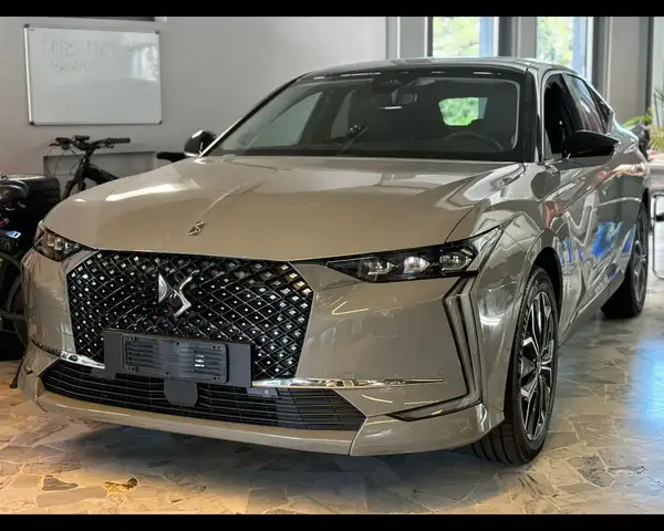 DS Automobiles DS 4