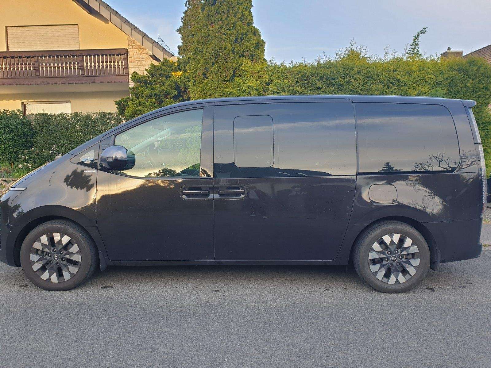 Second hand Hyundai Staria 2.2