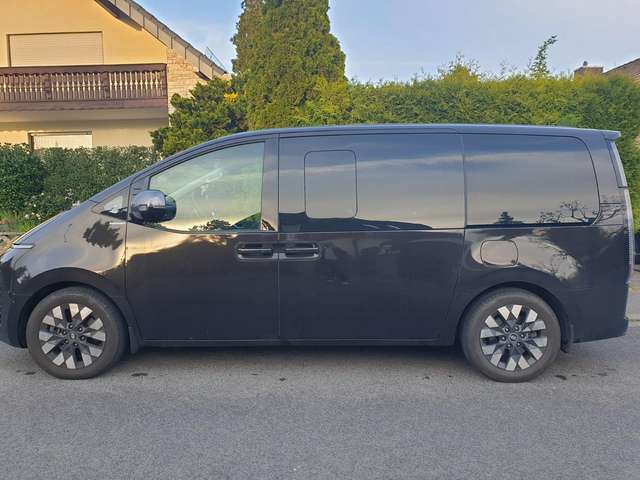 Imagine Hyundai STARIA STARIA 2.2 CRDi Signature