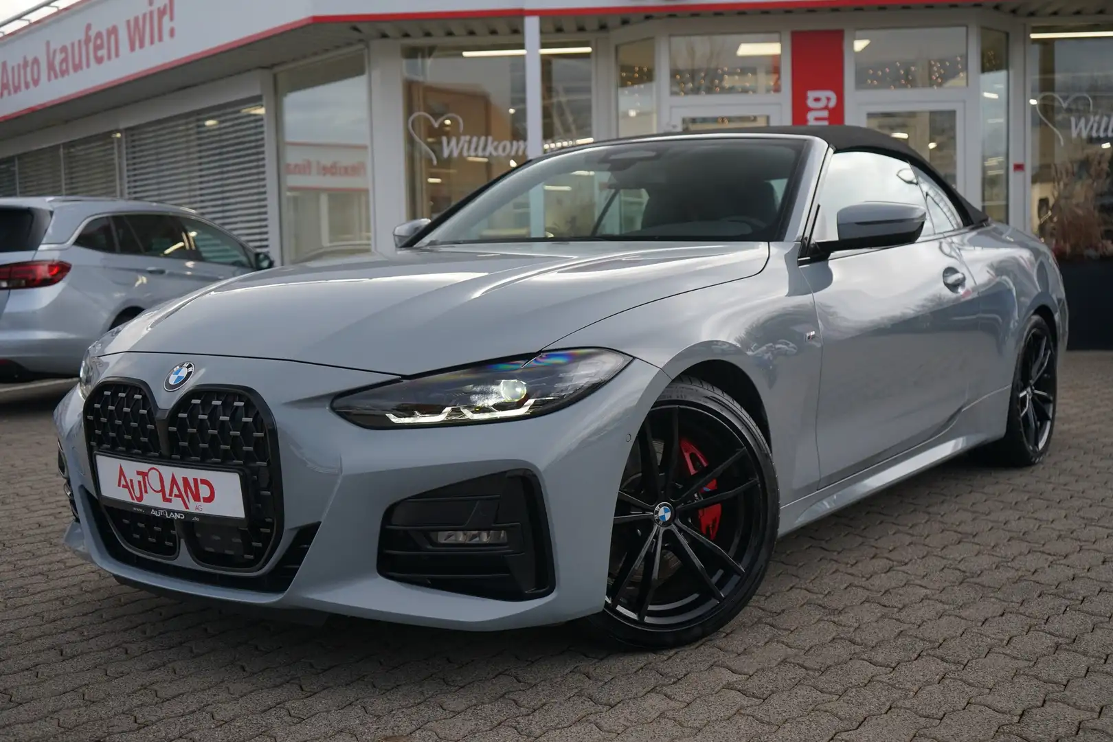 BMW 420 420i Cabrio M Sport Aut. Laser ACC Navi Grau - 2