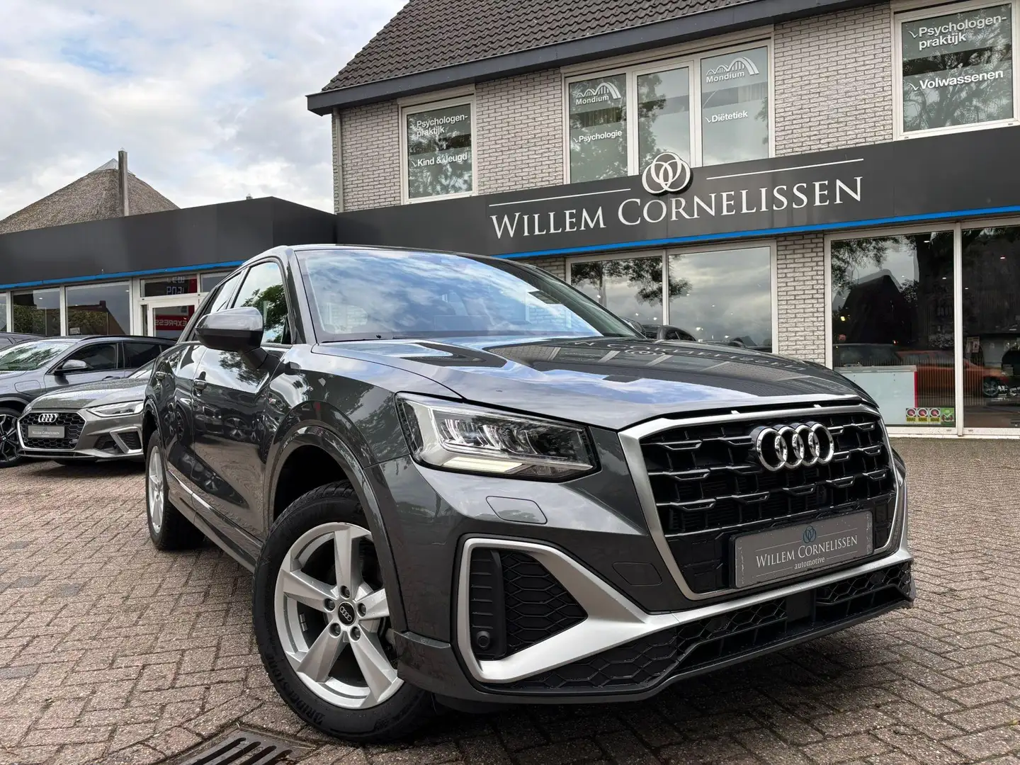 Audi Q2 35 TFSI Aut S-Line LED Camera Virtual Cockpit Grigio - 1