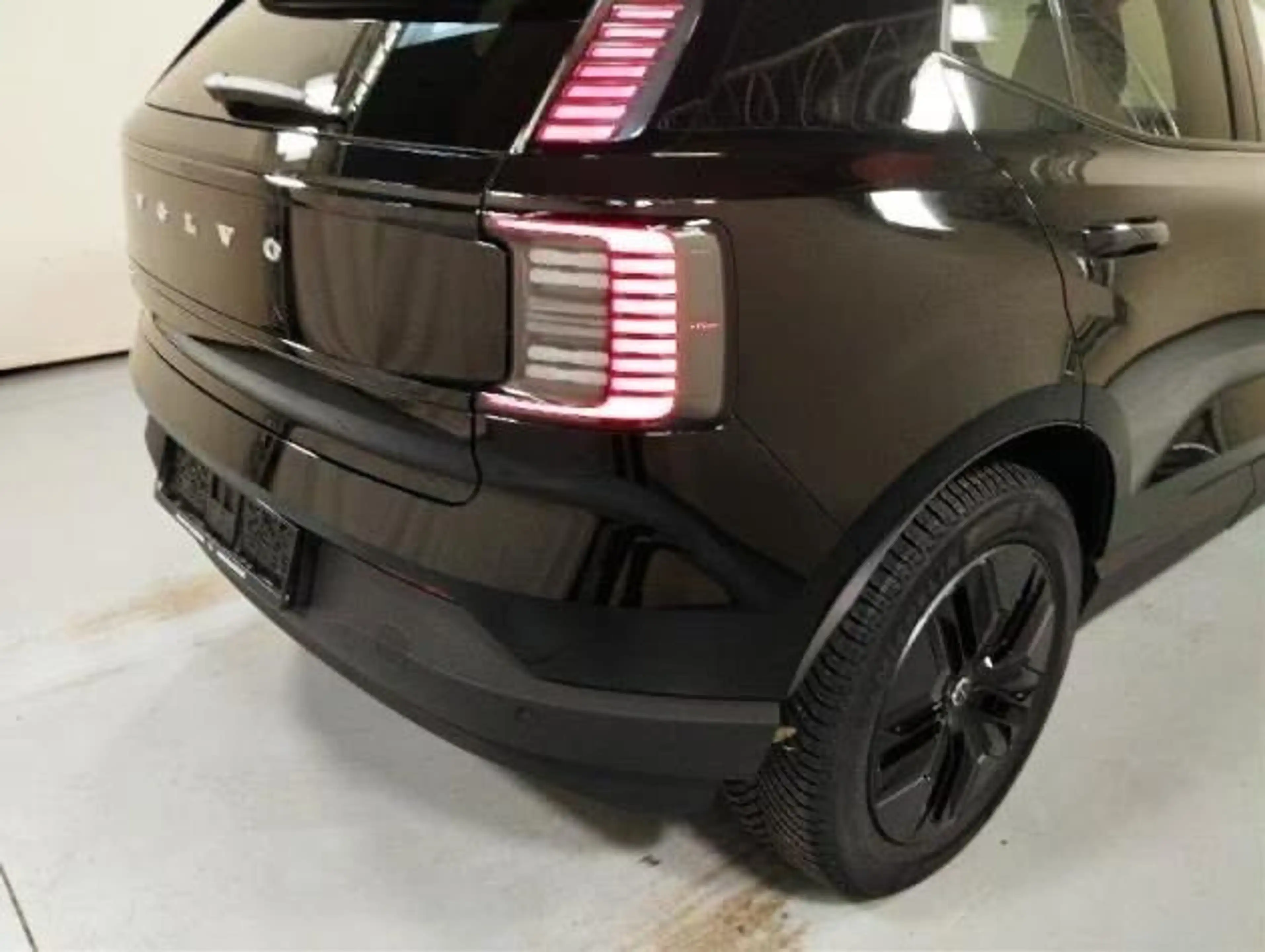 Volvo EX30 EX30 Single Motor 51kWh Plus Winterpaket — photo 3