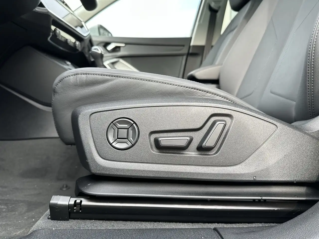 Audi Q3 снимка Audi Q3