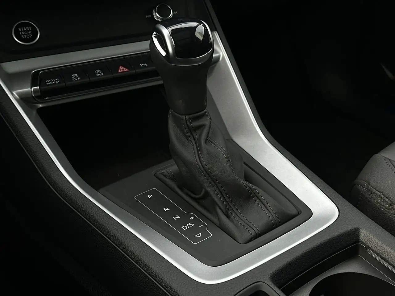 Audi Q3 снимка Audi Q3
