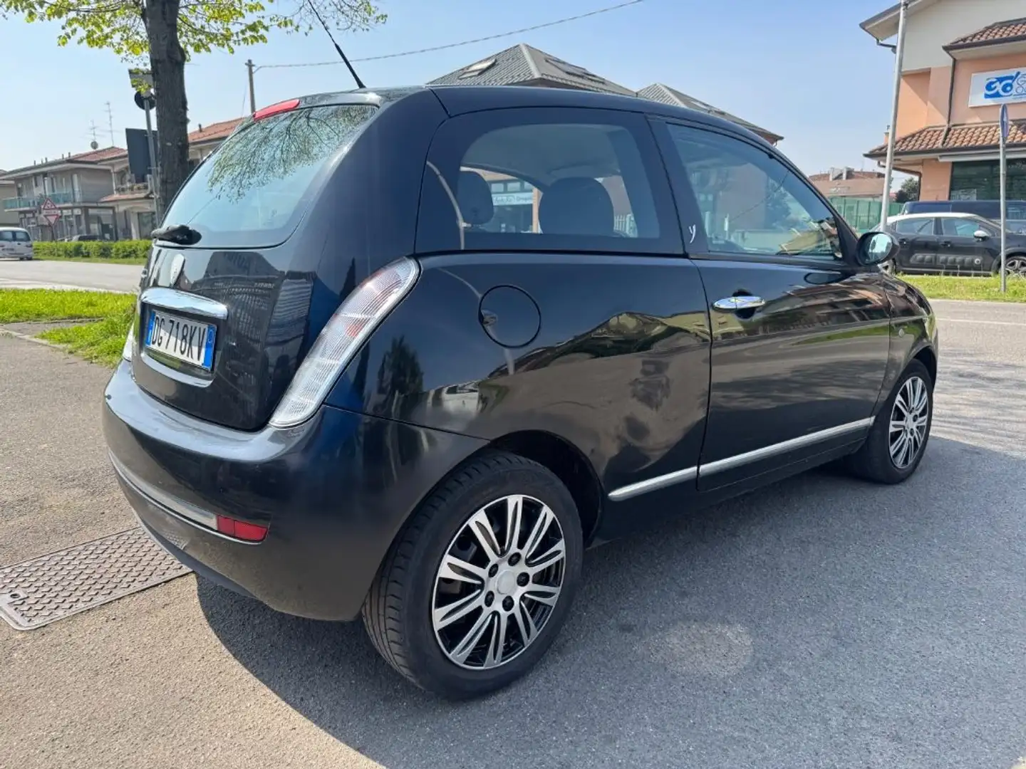 Lancia Ypsilon 1.4 Argento Noir - 2