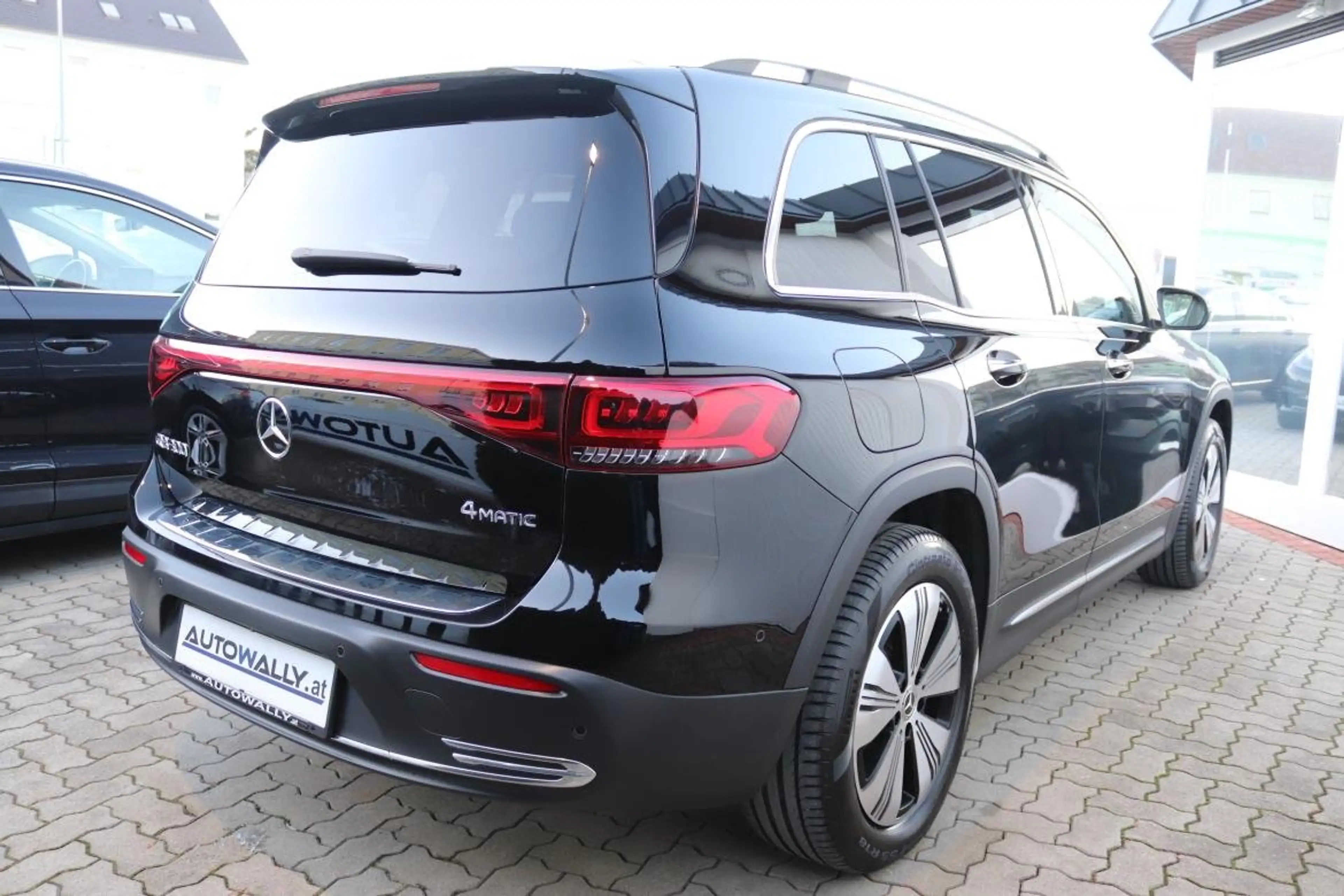 Mercedes-Benz EQB 300 EQB 300 4MATIC 66,5kWh Aut. — photo 3