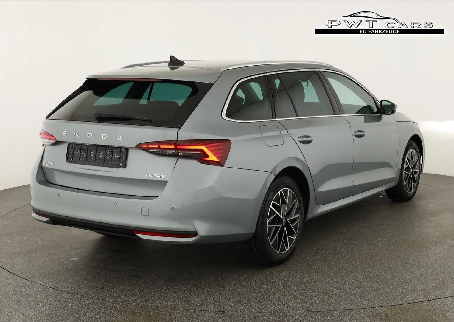 Skoda Octavia Combi 1.5 TSI mHEV 110 kW Selection DSG Selecti... Silber - 2