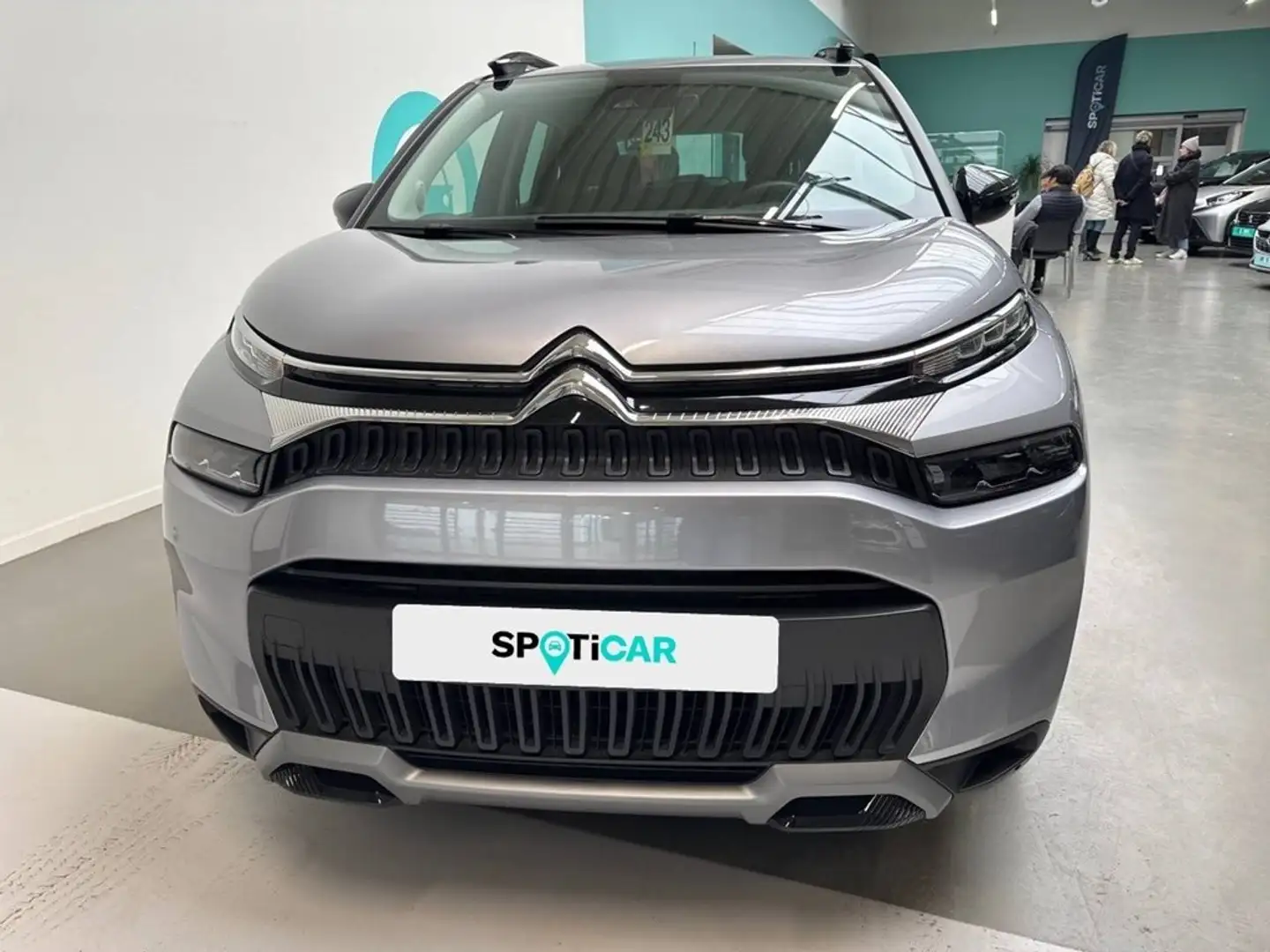 Citroen C3 Aircross 1.2 PureTech 130 S&S EAT6 Shine Grijs - 2