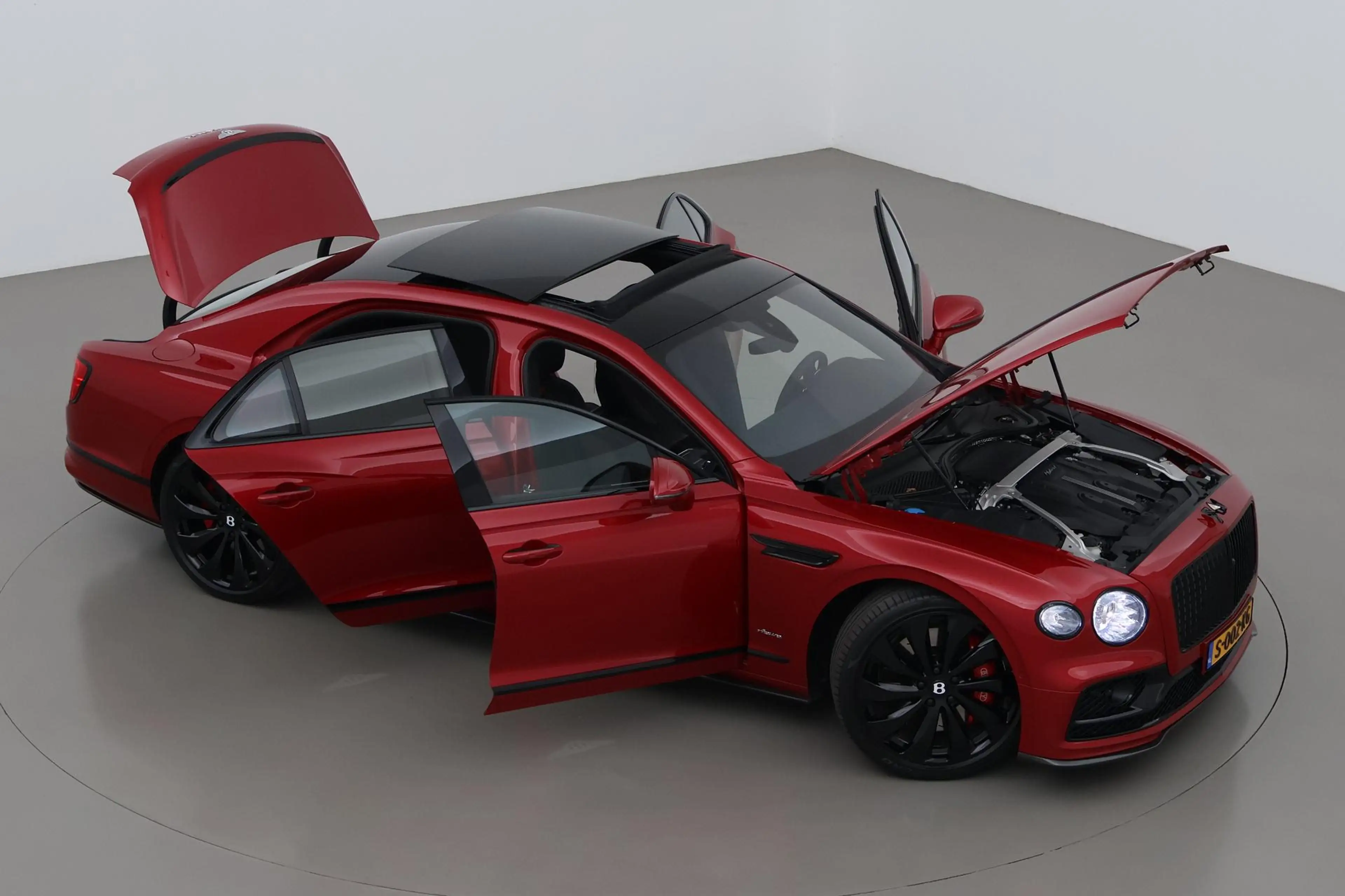 Bentley Flying Spur 2.9 V6 Hybrid Azure | Rotating Display | Black Pac — photo 6