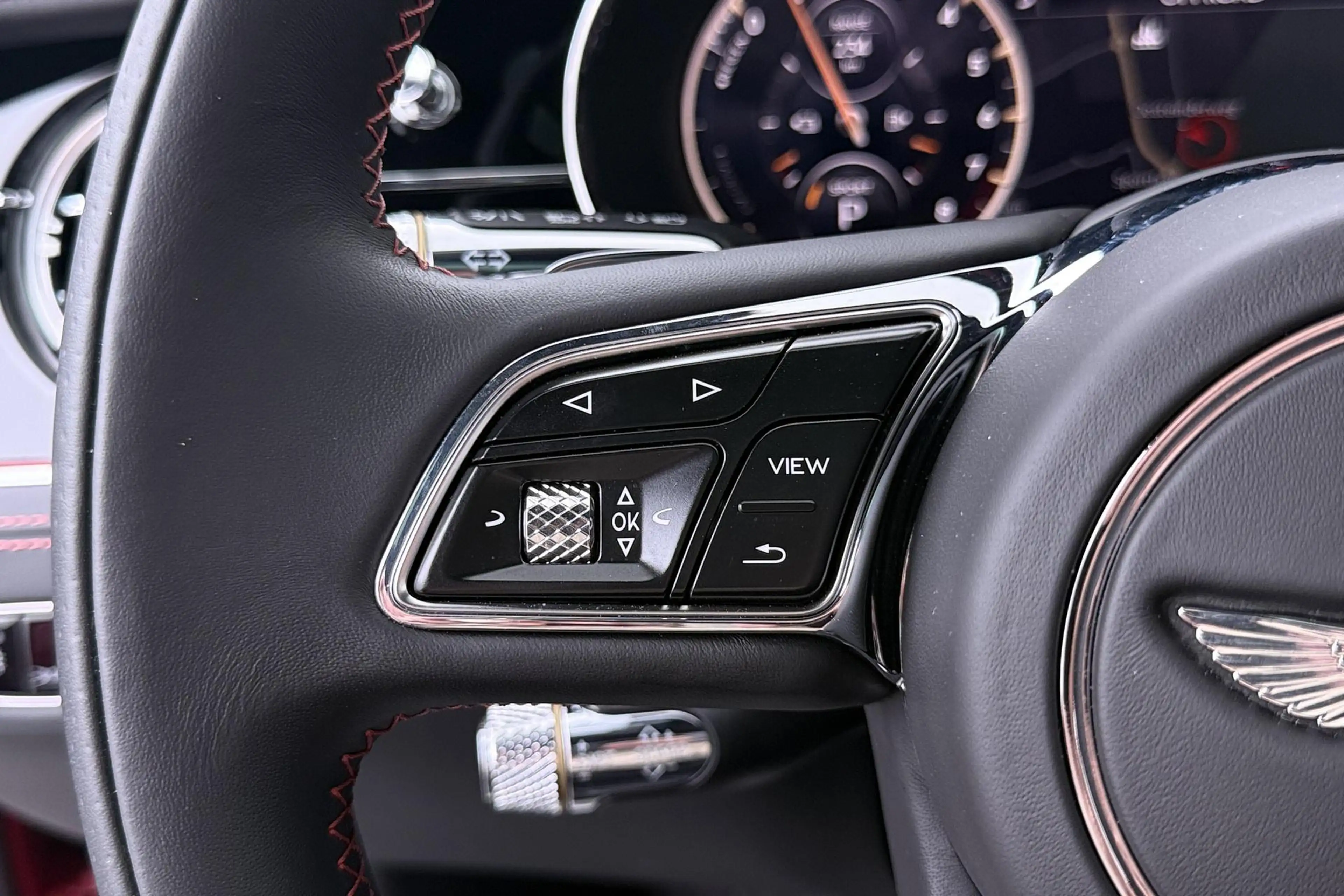 Bentley Flying Spur 2.9 V6 Hybrid Azure | Rotating Display | Black Pac — photo 34