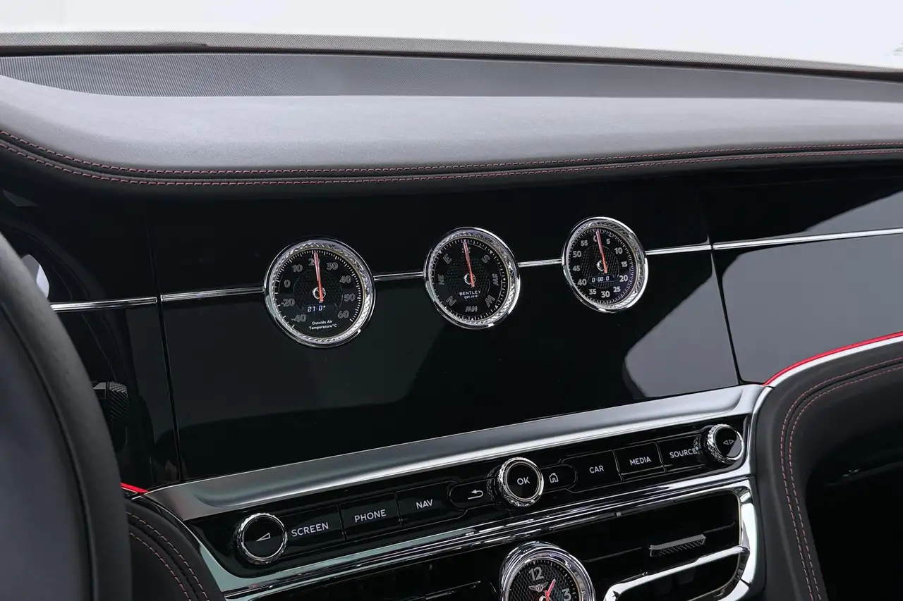 Bentley Flying Spur 2023 — фото 14