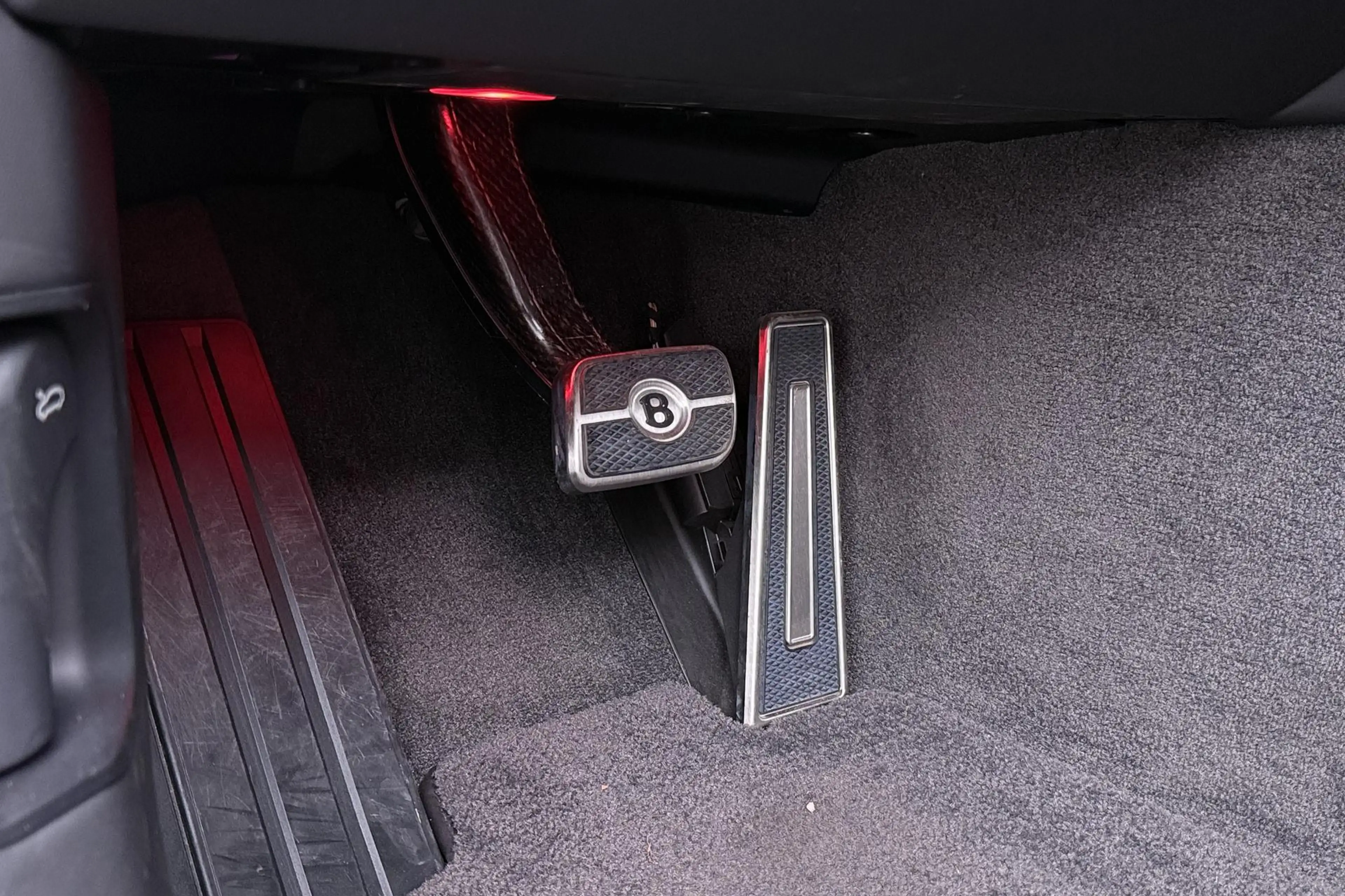Bentley Flying Spur 2.9 V6 Hybrid Azure | Rotating Display | Black Pac — photo 47