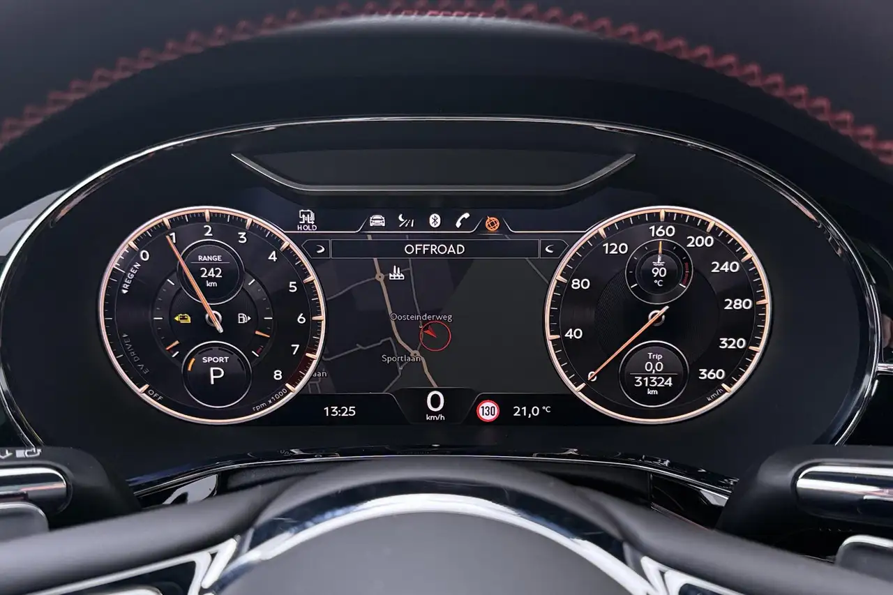 Bentley Flying Spur 2023 — фото 19