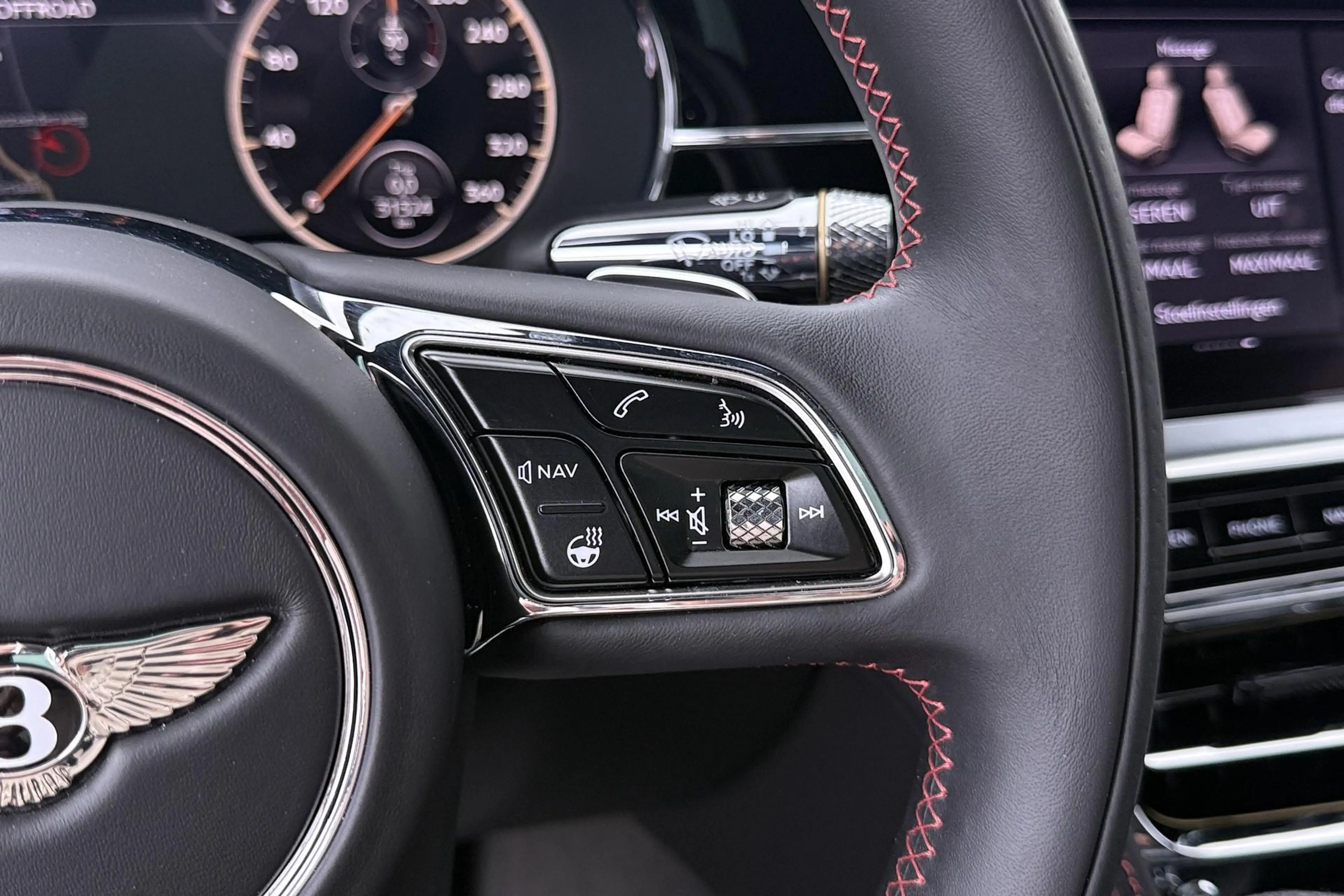 Bentley Flying Spur 2.9 V6 Hybrid Azure | Rotating Display | Black Pac — photo 35
