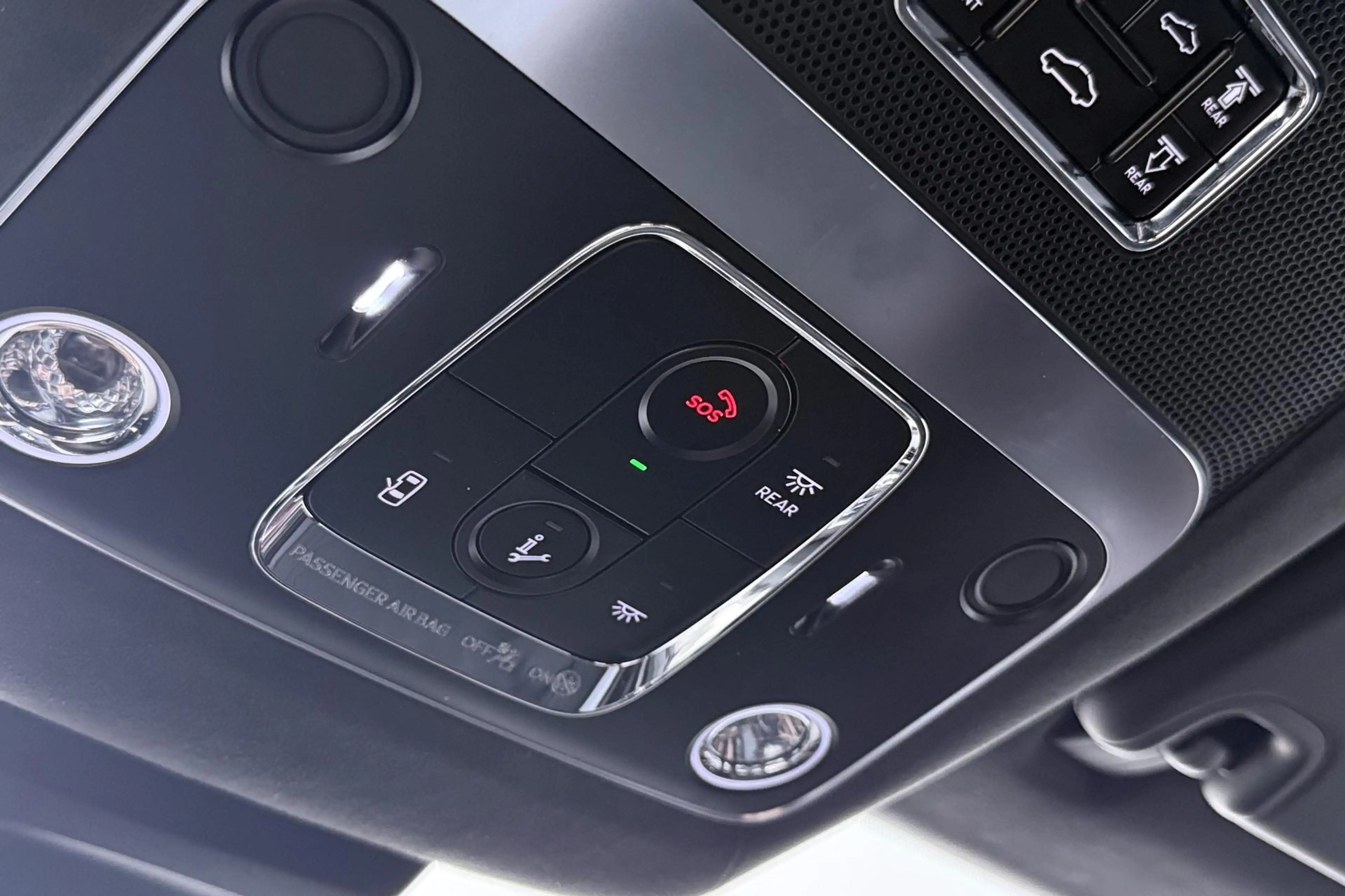 Bentley Flying Spur 2.9 V6 Hybrid Azure | Rotating Display | Black Pac — photo 31