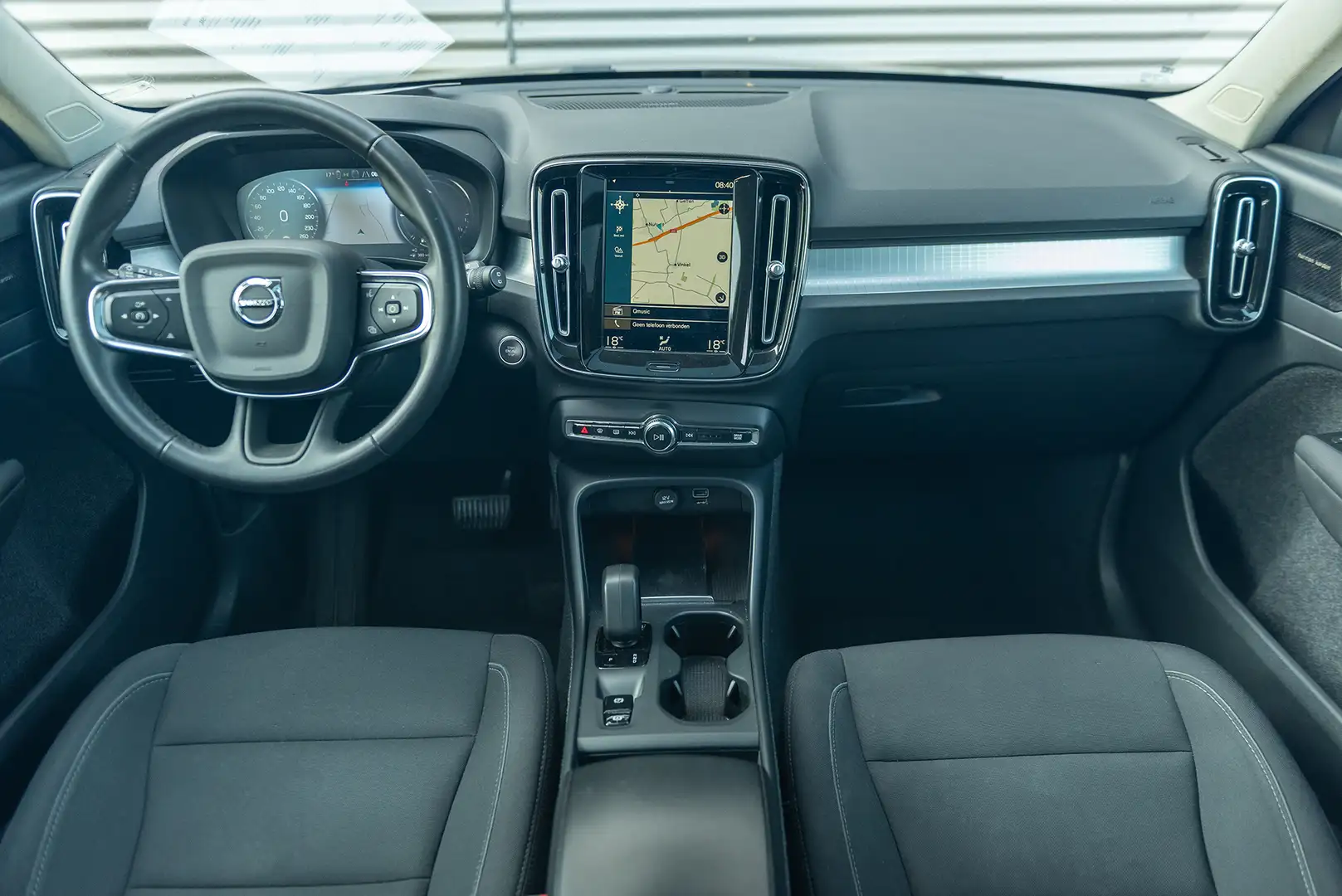 Volvo XC40 T5 Aut. Plug-In Hybrid Inscription Panoramadak Par Zwart - 2