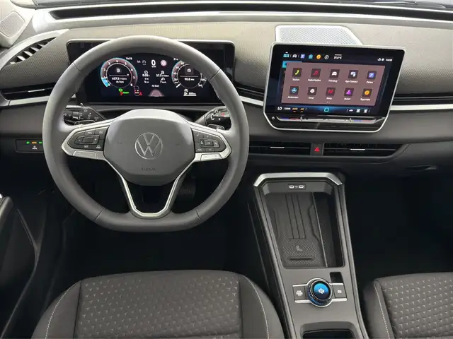 Volkswagen T-Roc view 7