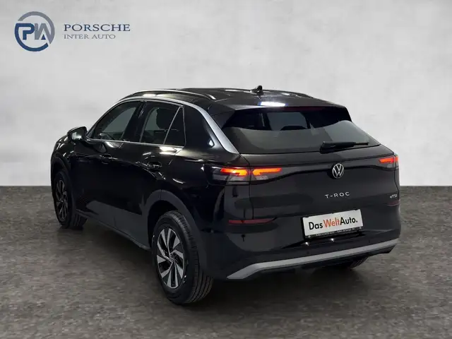 Volkswagen T-Roc view 4