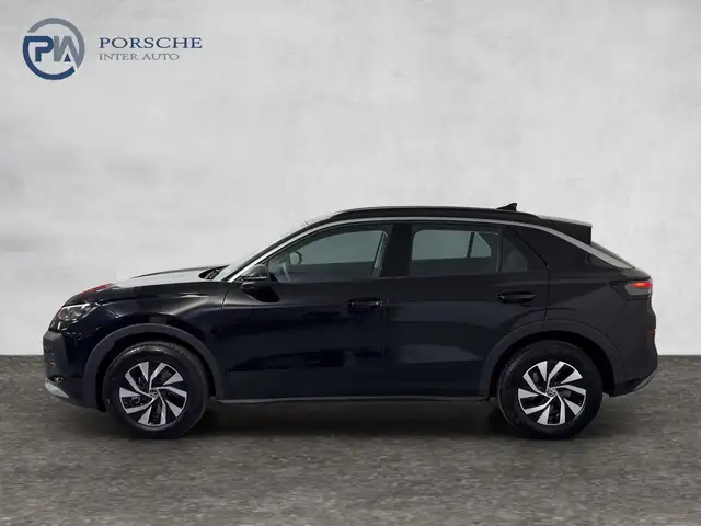 Volkswagen T-Roc view 3