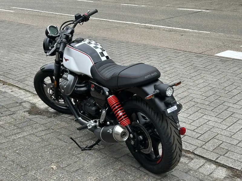 Moto Guzzi V 7 - foto 2