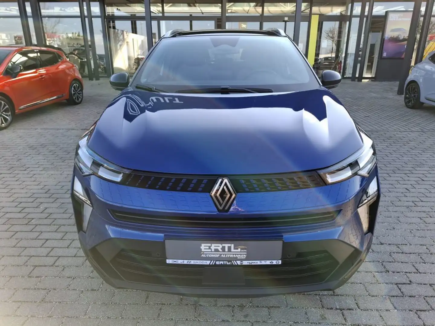 Renault Captur Techno Mild Hybrid 140 Blau - 2