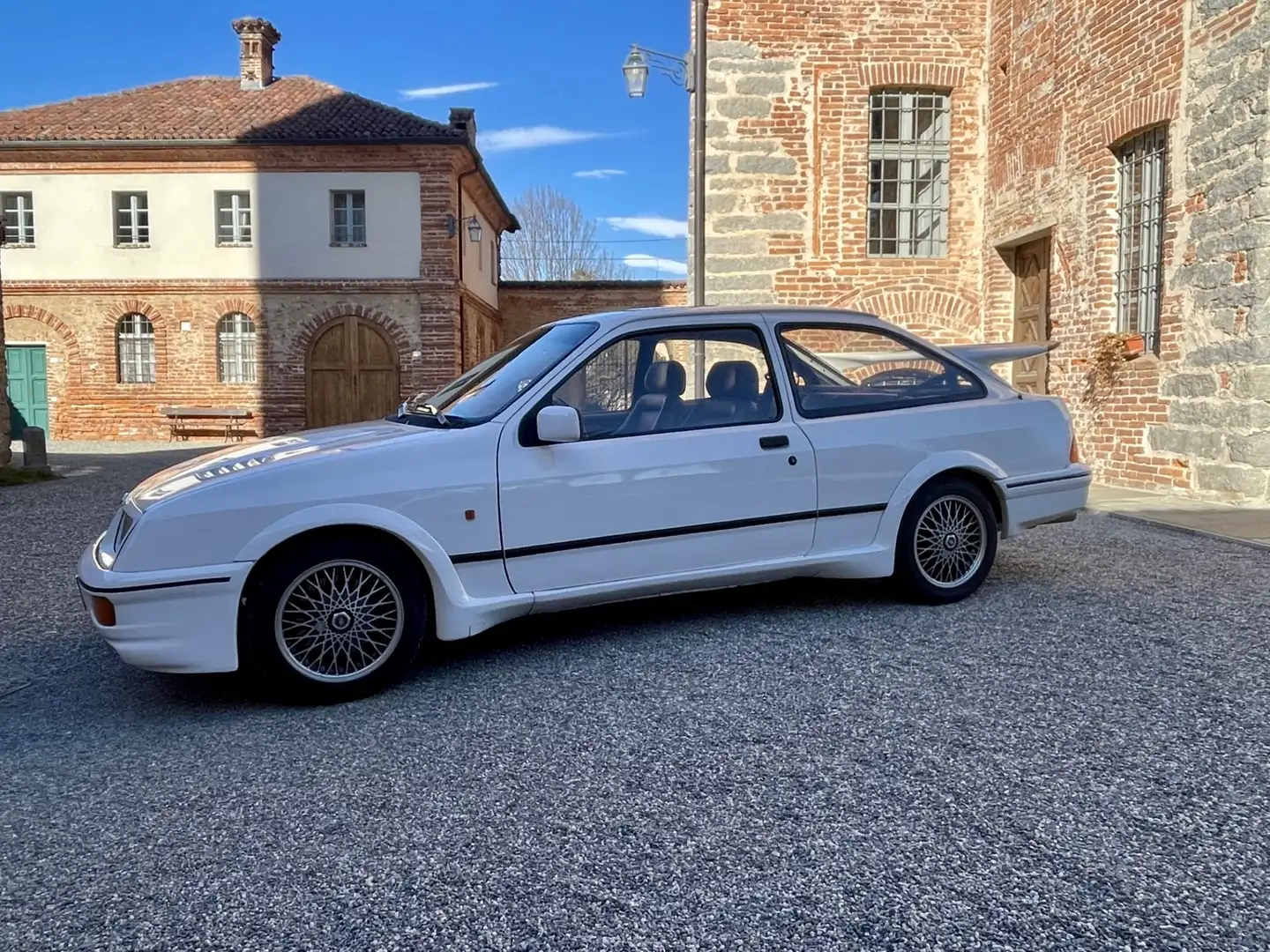 Ford Sierra Sierra 3p 2.0 RS Cosworth Beyaz - 2