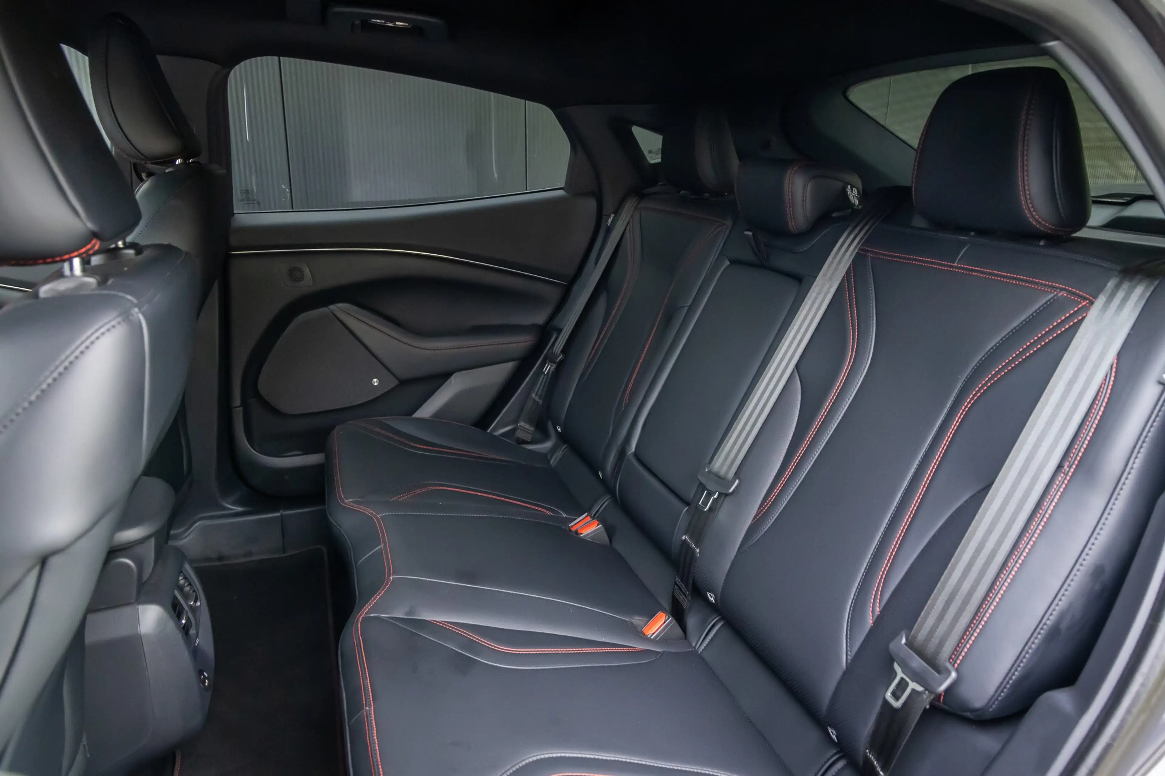Ford Mustang Mach-E Extended First Edition AWD 98 kWh | Leder | Adapti — photo 7
