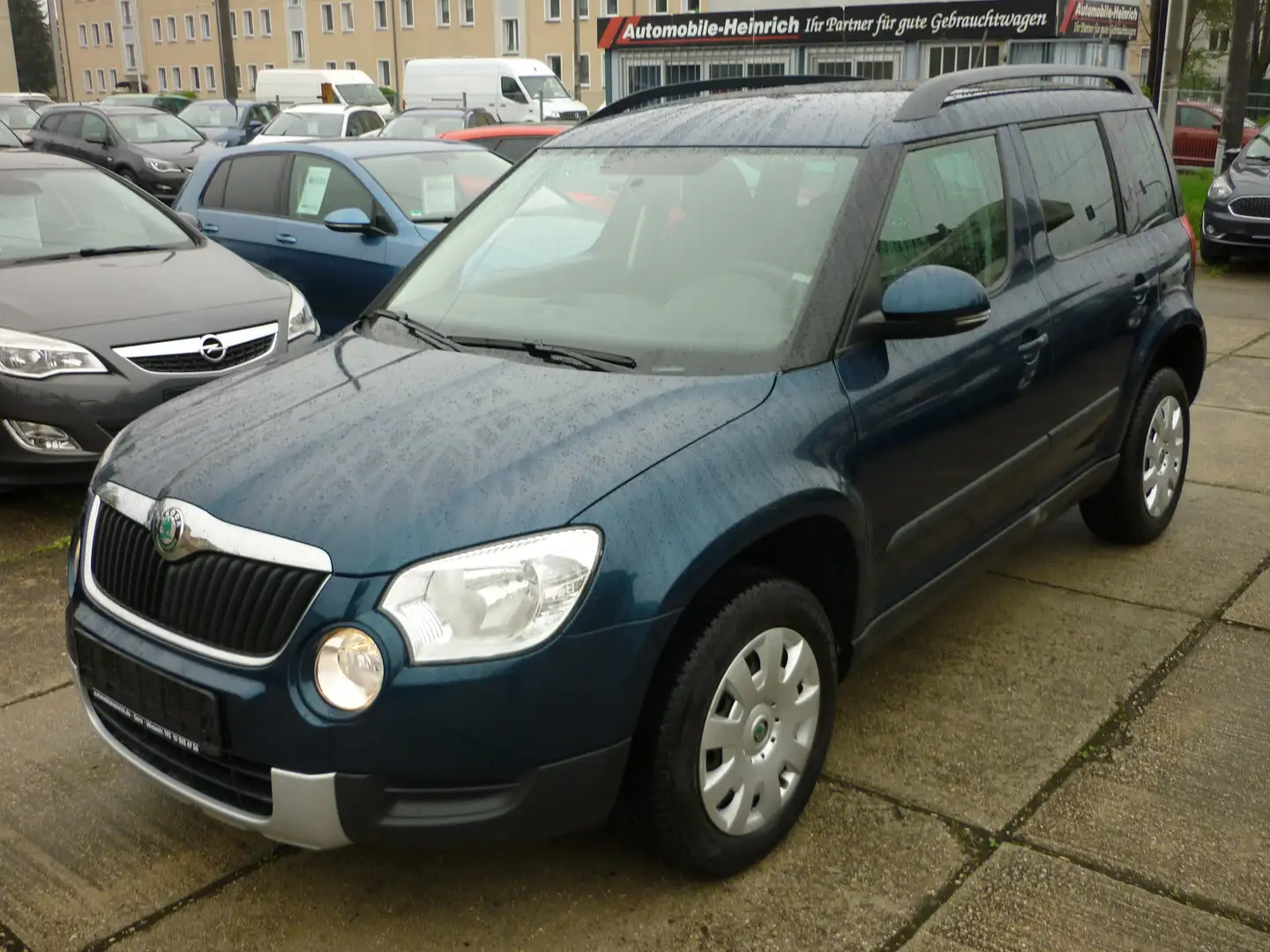 Skoda Yeti 2.0 TDi 4x4 Active Plus Edition Bleu - 1