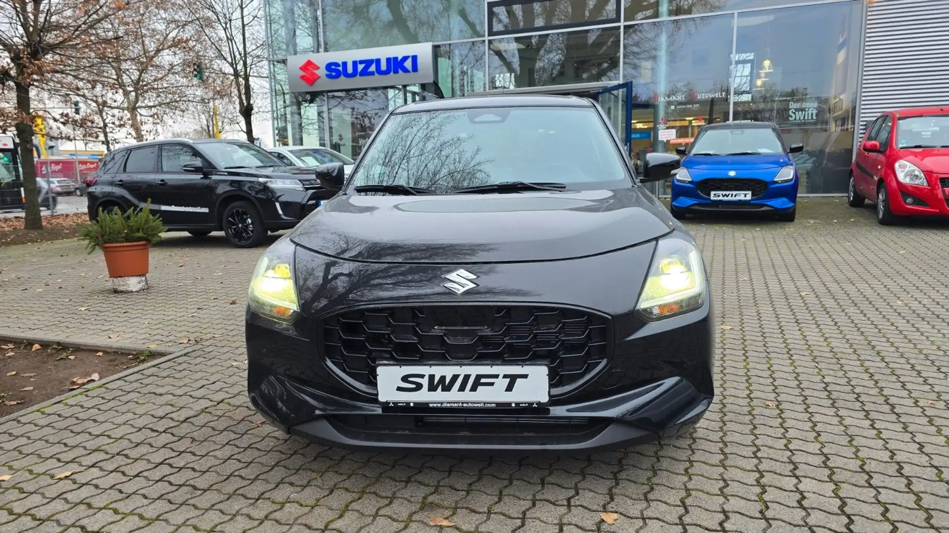 Suzuki Swift 1.2 Comfort+ Hybrid  CVT Nero - 2
