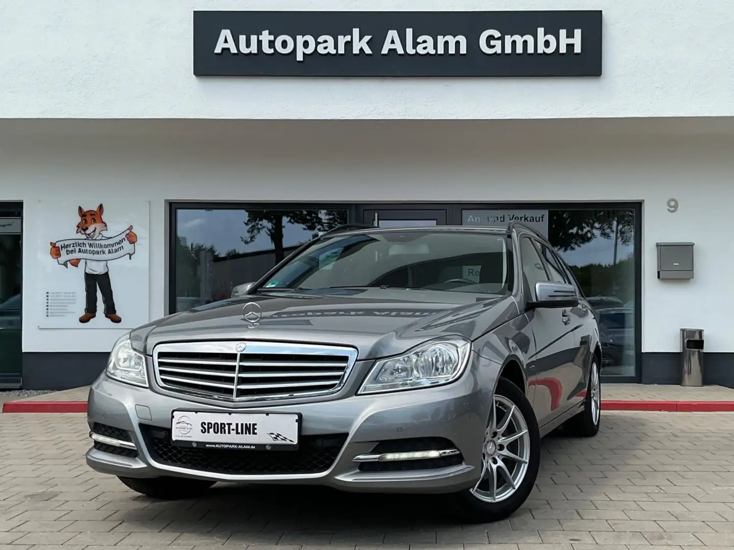 Mercedes-Benz C 180 C -Klasse BlueEfficiency AHK Lim. Navi Silber - 1