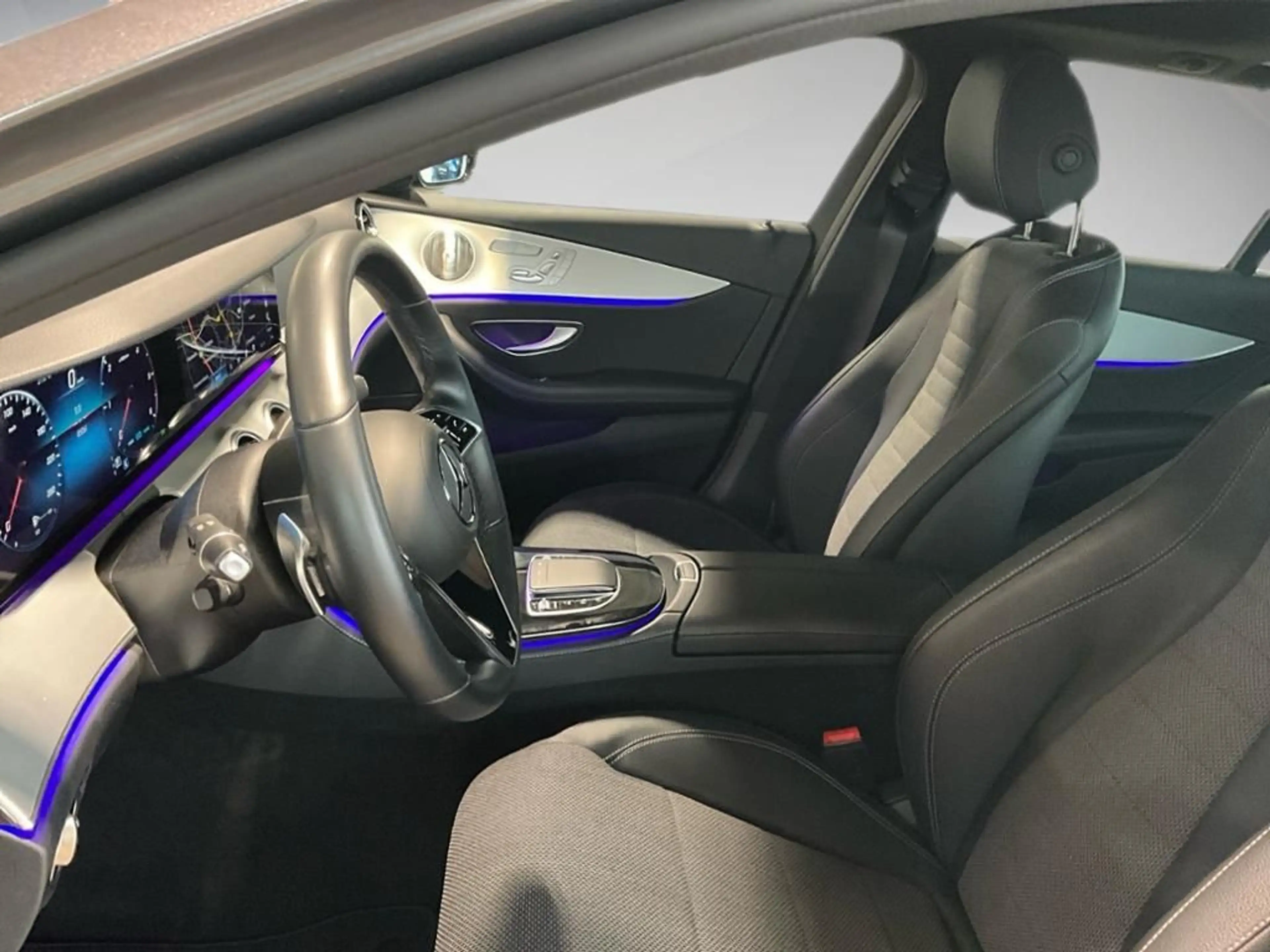 Mercedes-Benz E 300 d T 4MATIC Avantgarde ACC AUT Kam. KlimaA — photo 8