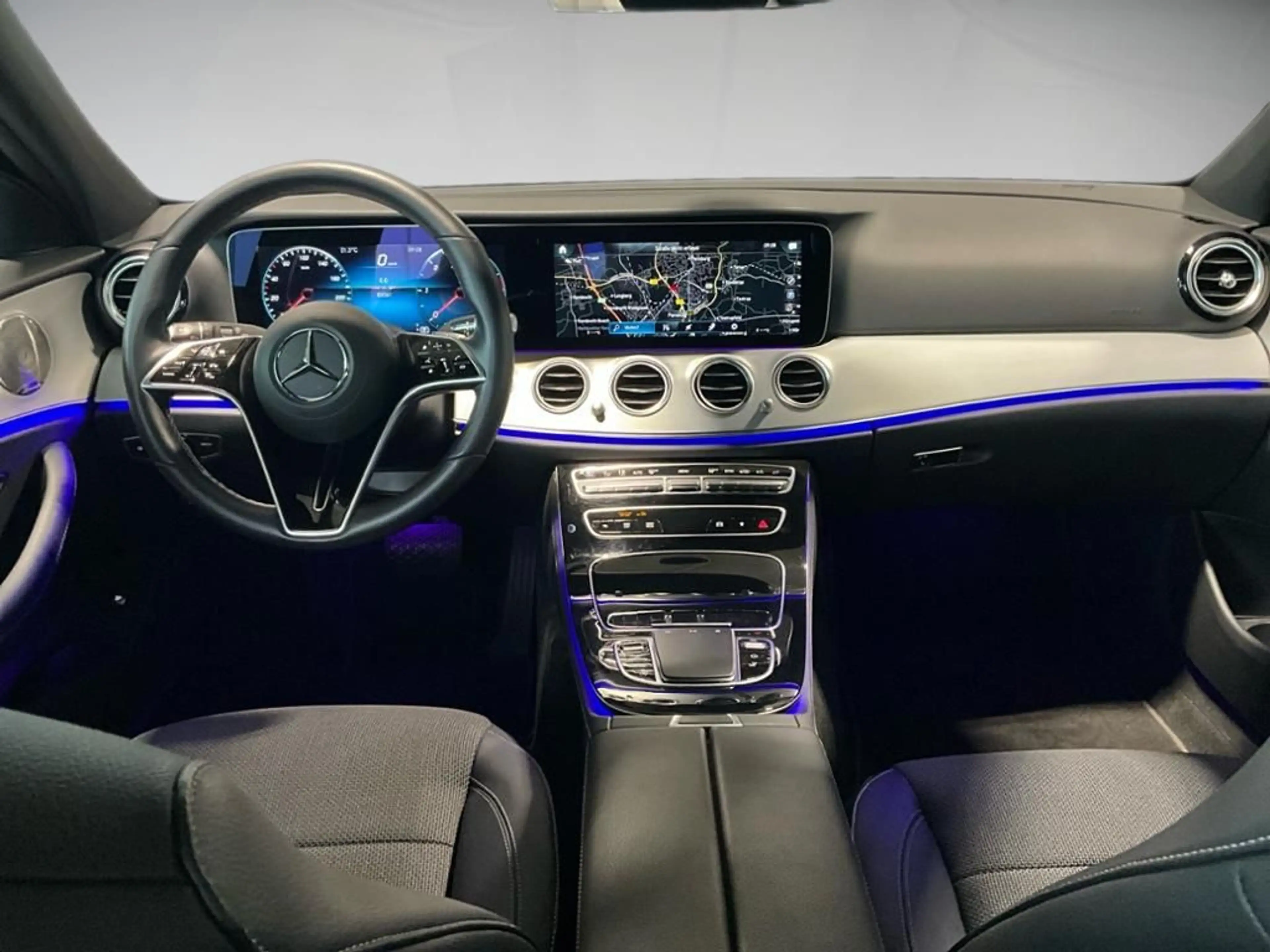 Mercedes-Benz E 300 d T 4MATIC Avantgarde ACC AUT Kam. KlimaA — photo 10