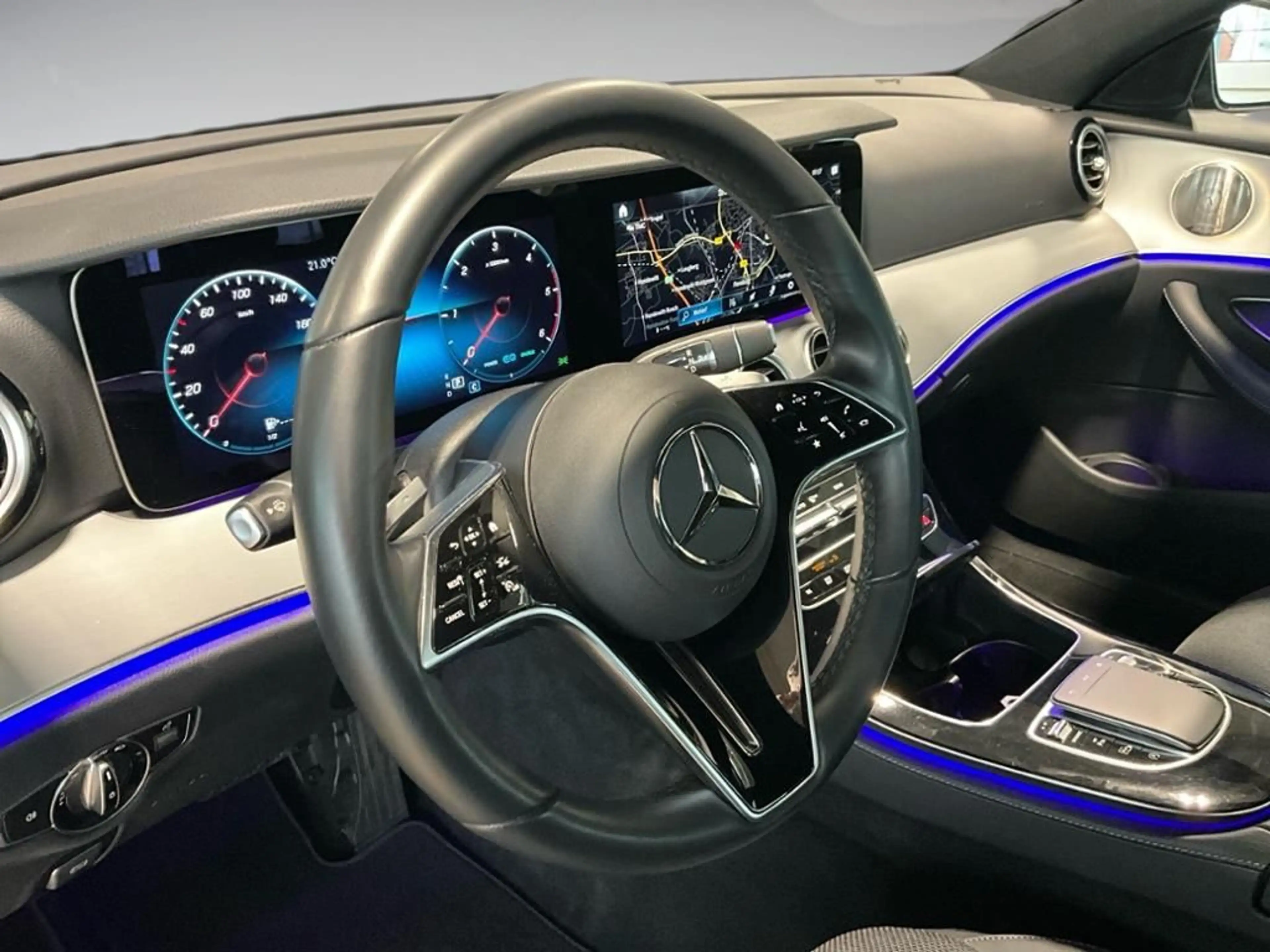 Mercedes-Benz E 300 d T 4MATIC Avantgarde ACC AUT Kam. KlimaA — photo 9