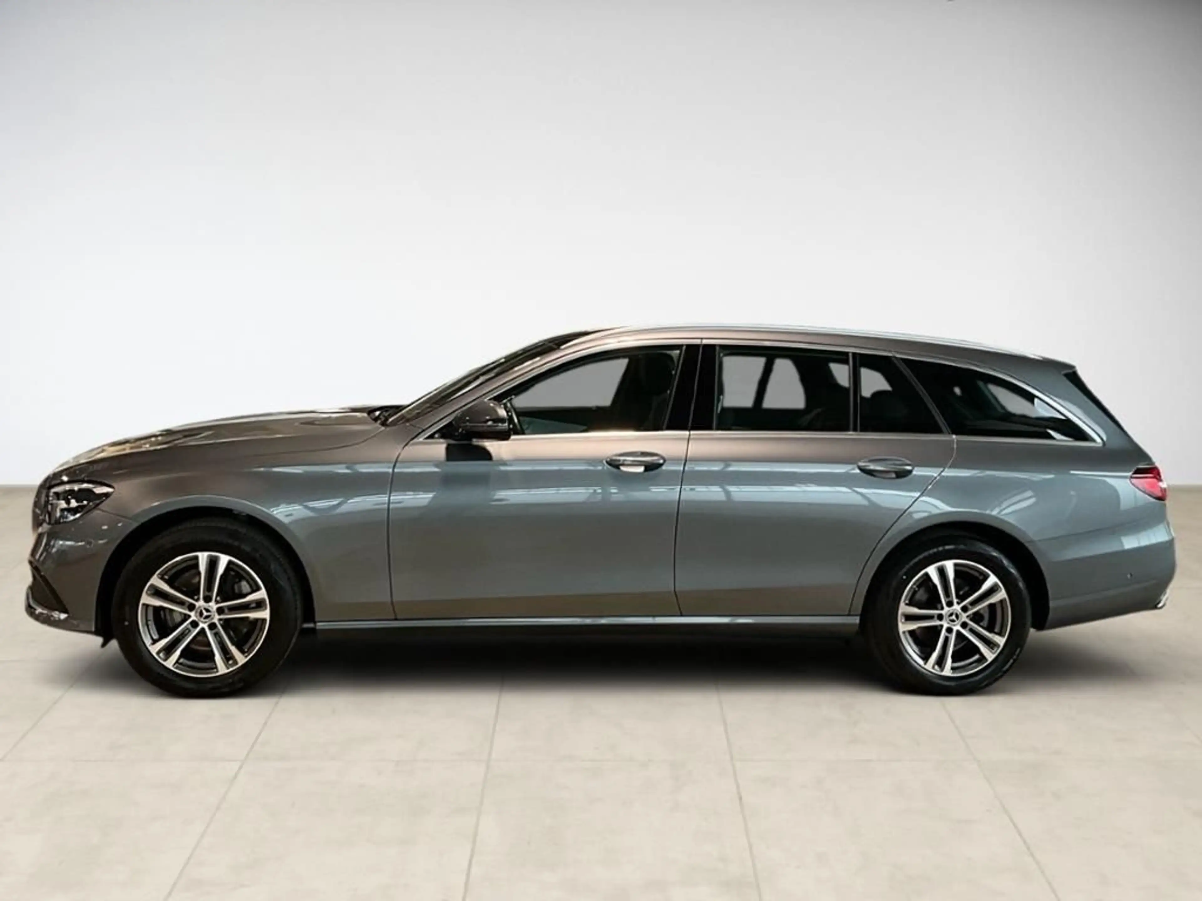 Mercedes-Benz E 300 d T 4MATIC Avantgarde ACC AUT Kam. KlimaA — photo 3