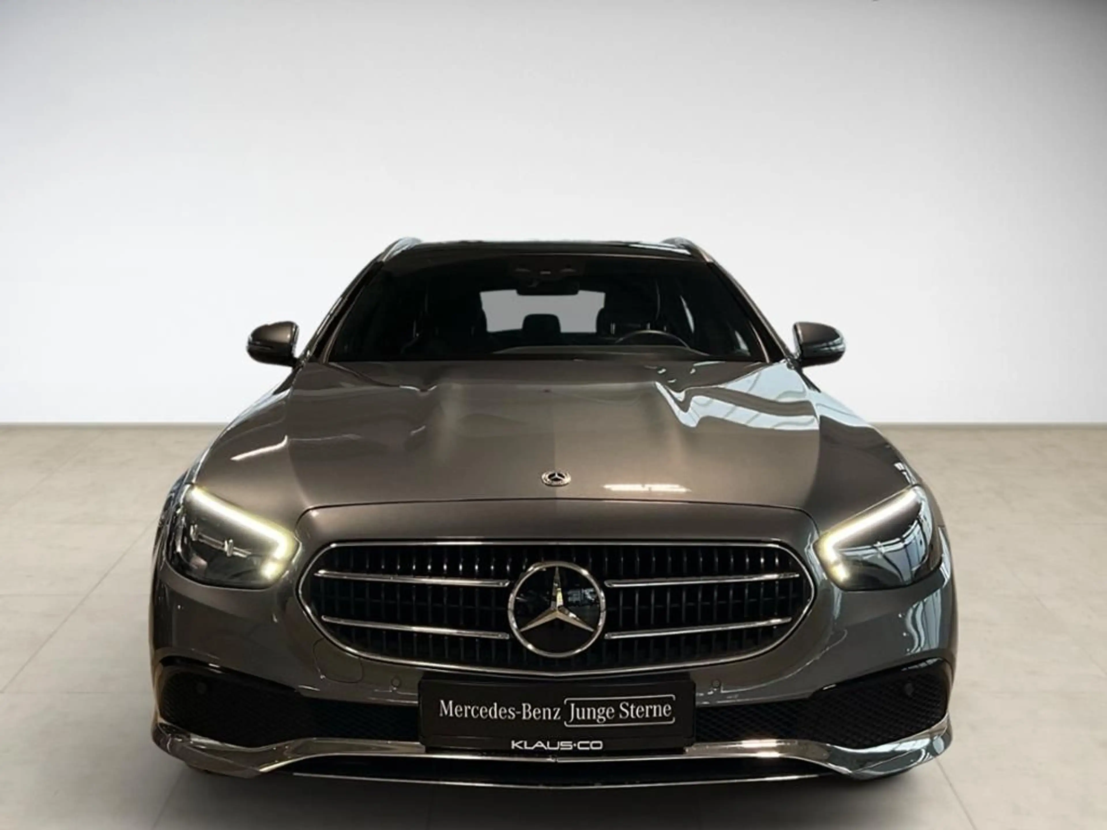 Mercedes-Benz E 300 d T 4MATIC Avantgarde ACC AUT Kam. KlimaA — photo 2