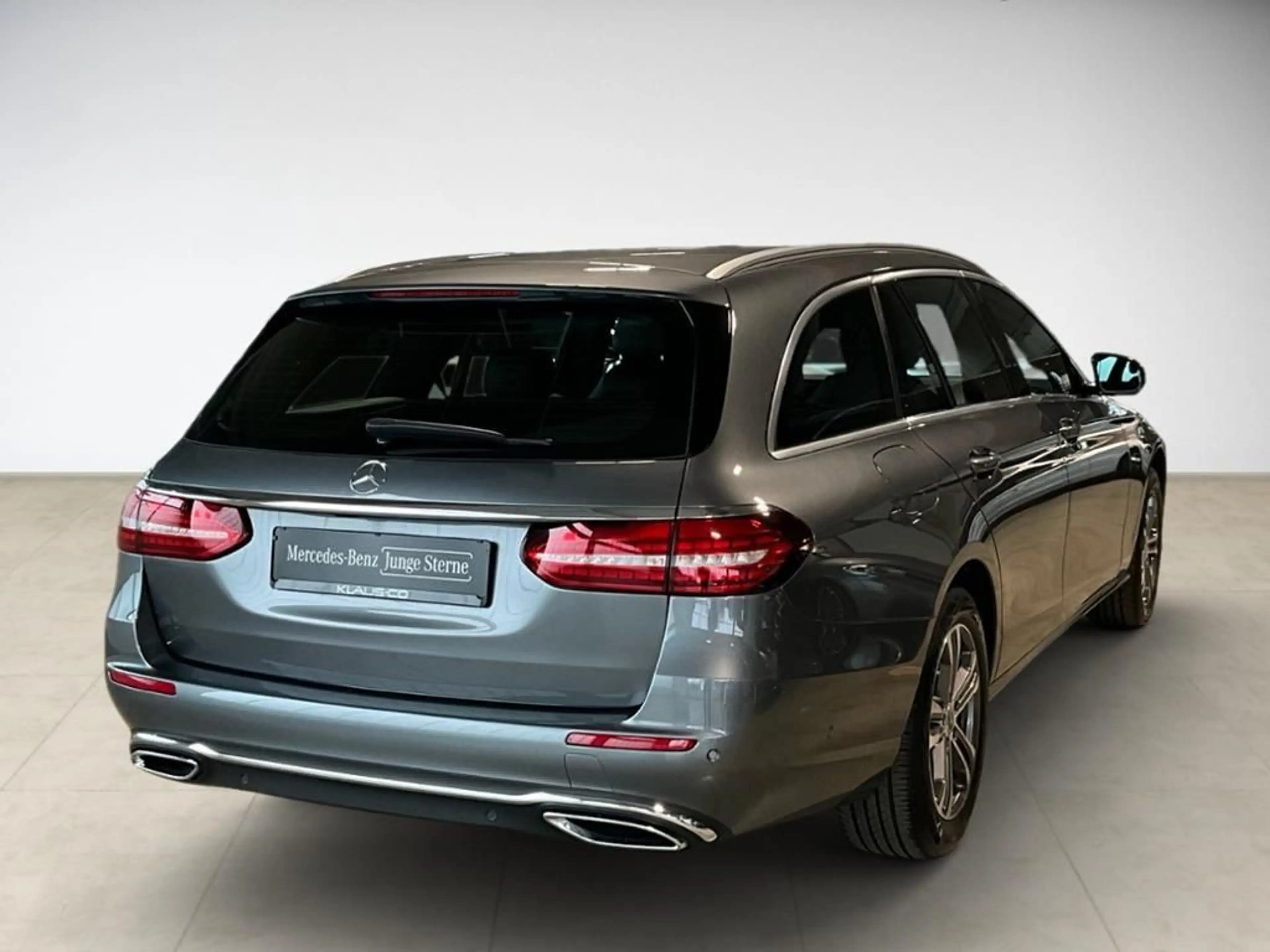 Mercedes-Benz E 300 d T 4MATIC Avantgarde ACC AUT Kam. KlimaA — photo 4