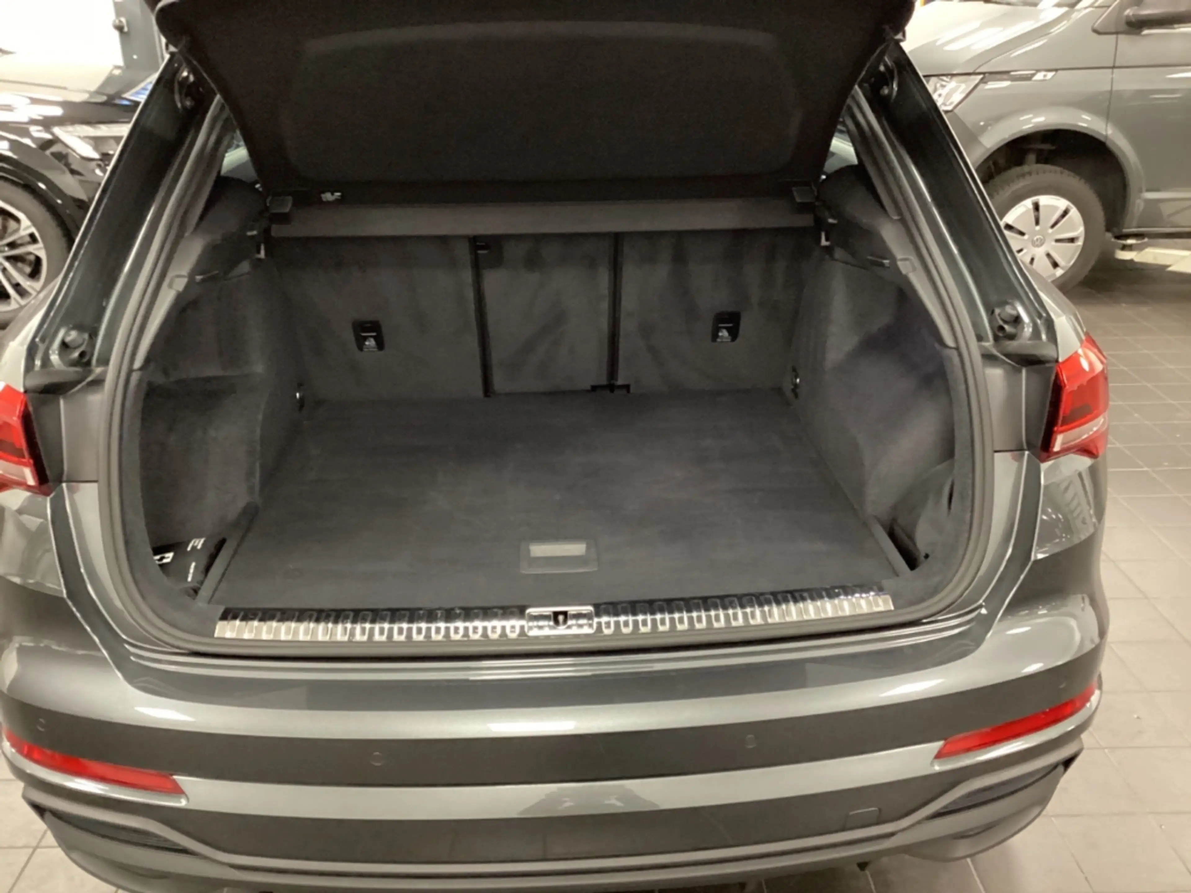 Audi Q3 S line 35TDI quattro S tronic Navi LED El. Heckkla — photo 9