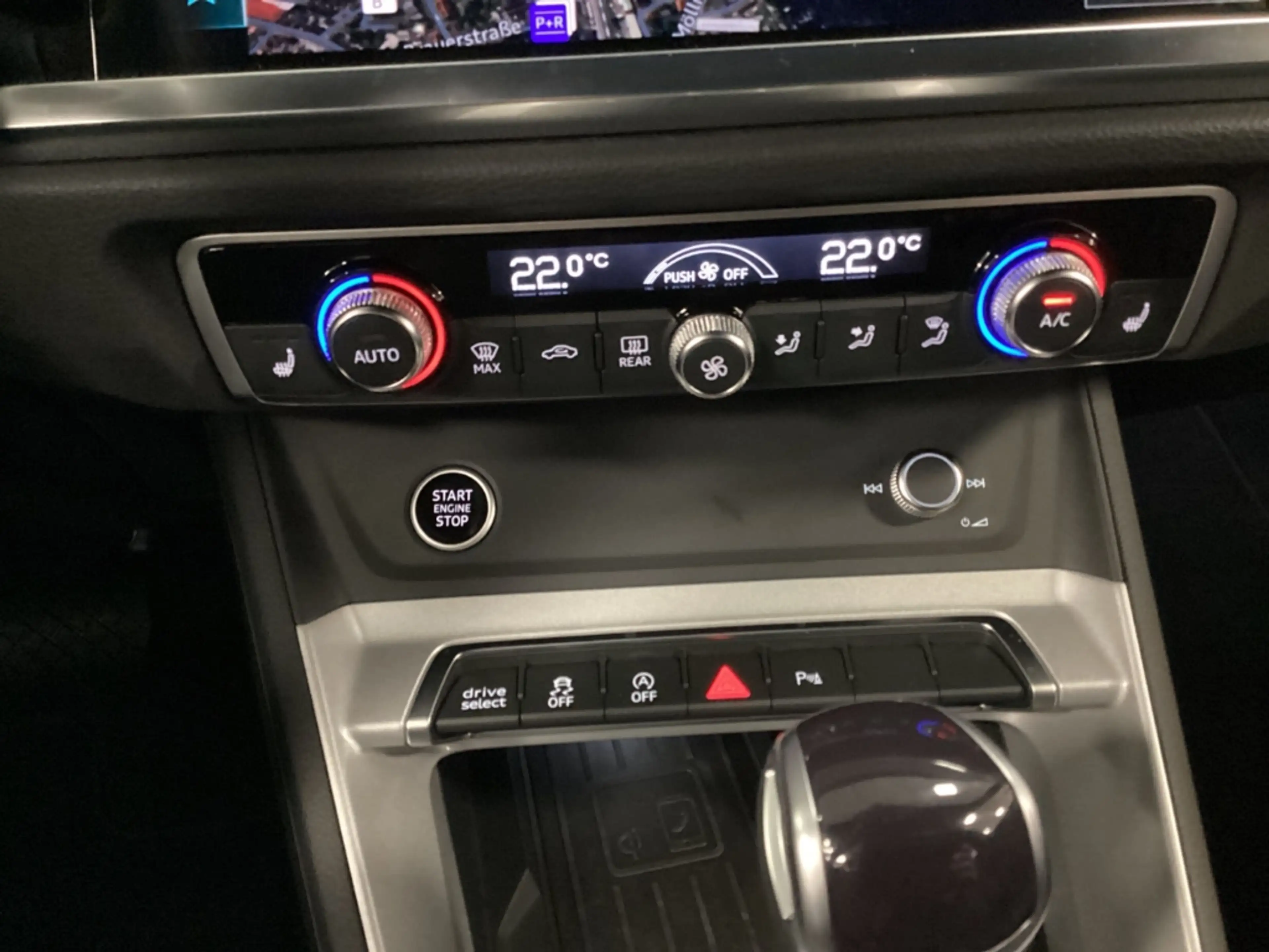 Audi Q3 S line 35TDI quattro S tronic Navi LED El. Heckkla — photo 13