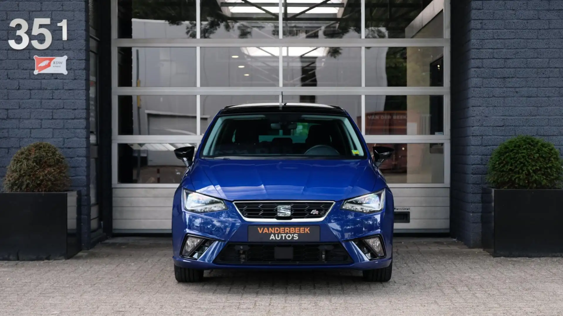 SEAT Ibiza 1.0 TSI FR ACC|NAVI|PANO|LED Blau - 2