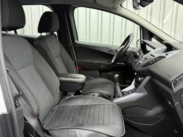 Ford B-Max view 13