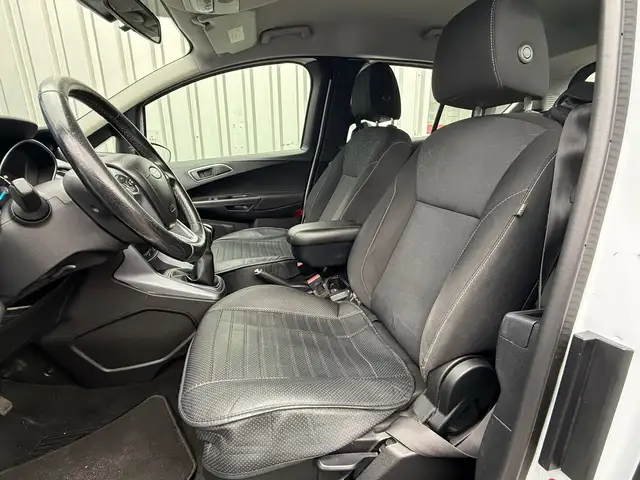 Ford B-Max view 12
