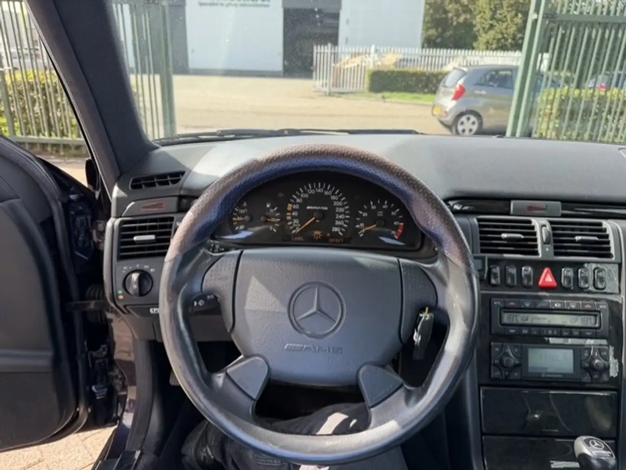 Mercedes-Benz E 55 AMG leder apk t/m 28-8-2027, foto 5