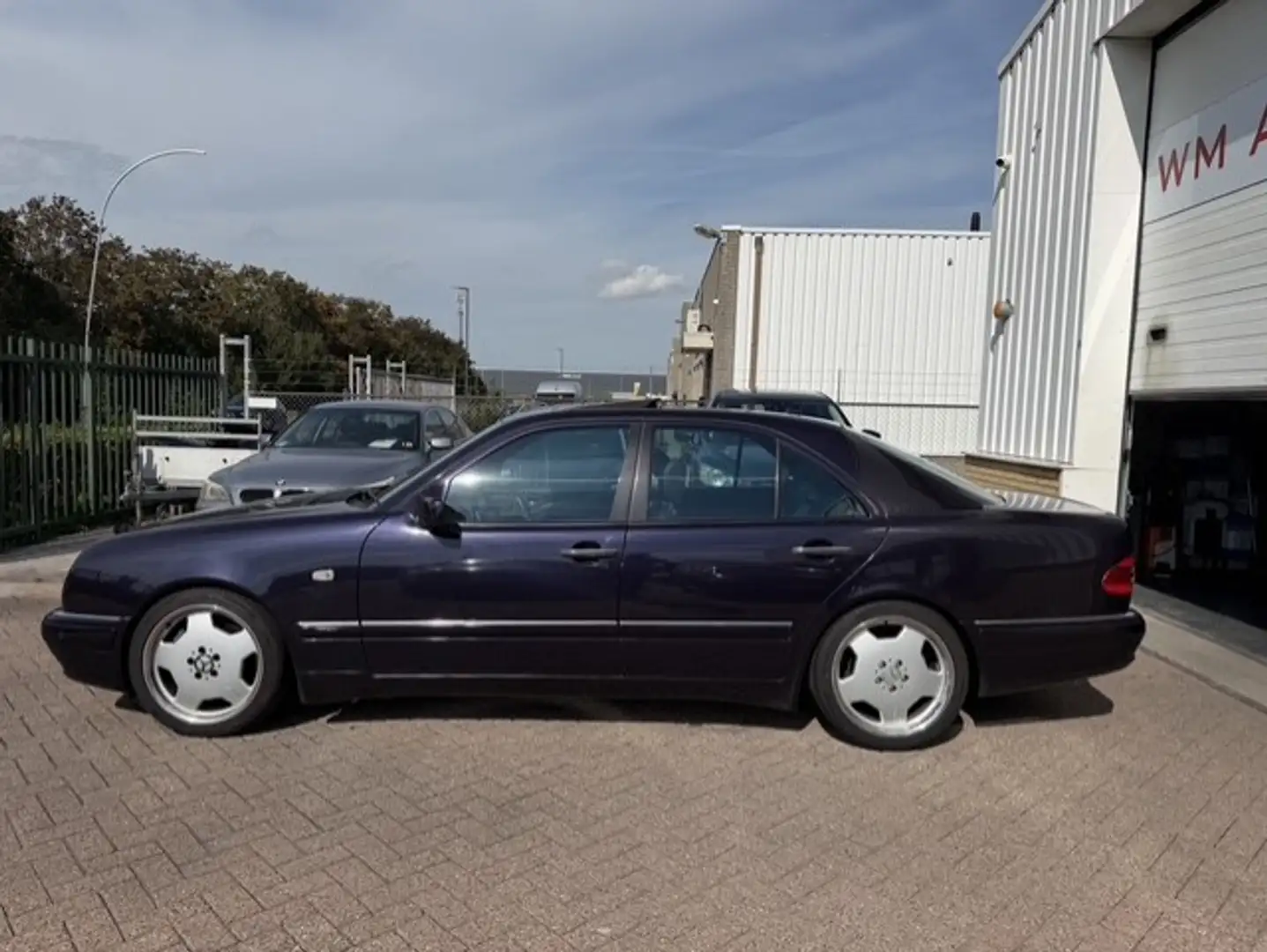 Mercedes-Benz E 55 AMG leder apk t/m 28-8-2027 Violett - 2