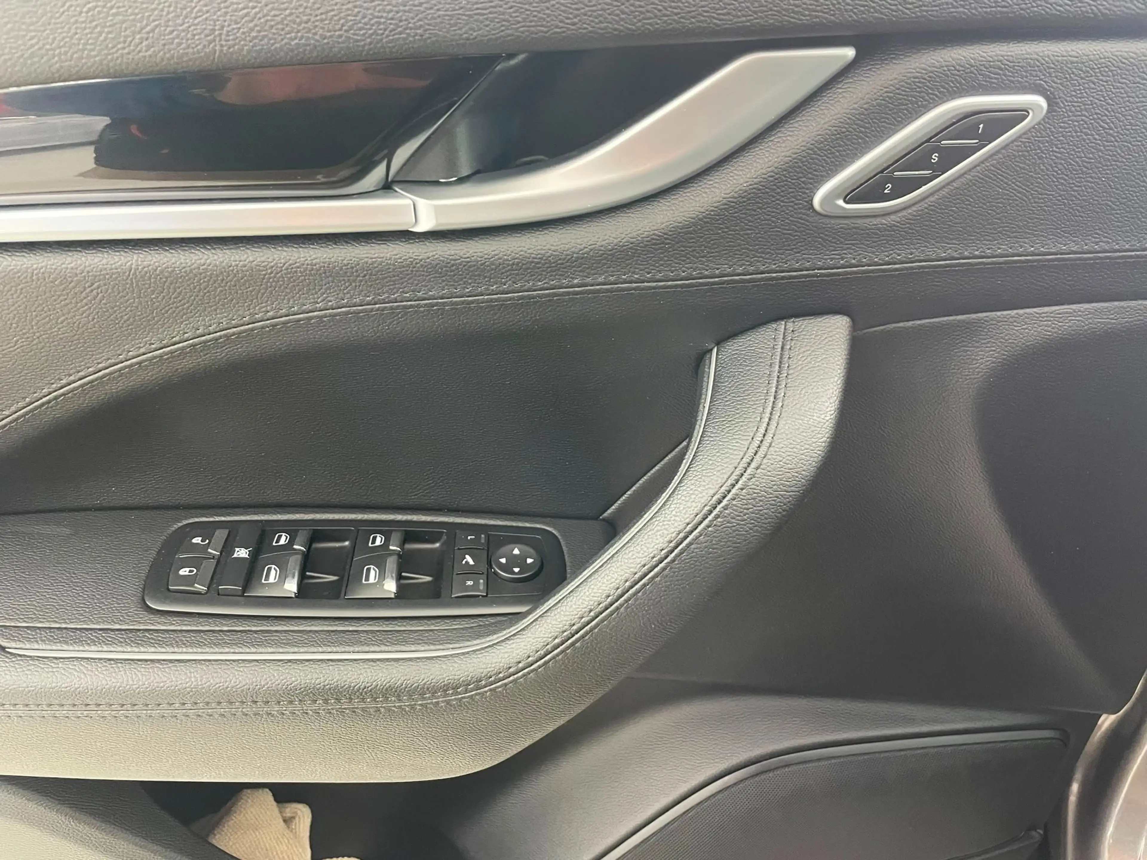 Maserati Levante Levante S Q4 GranSport — photo 10