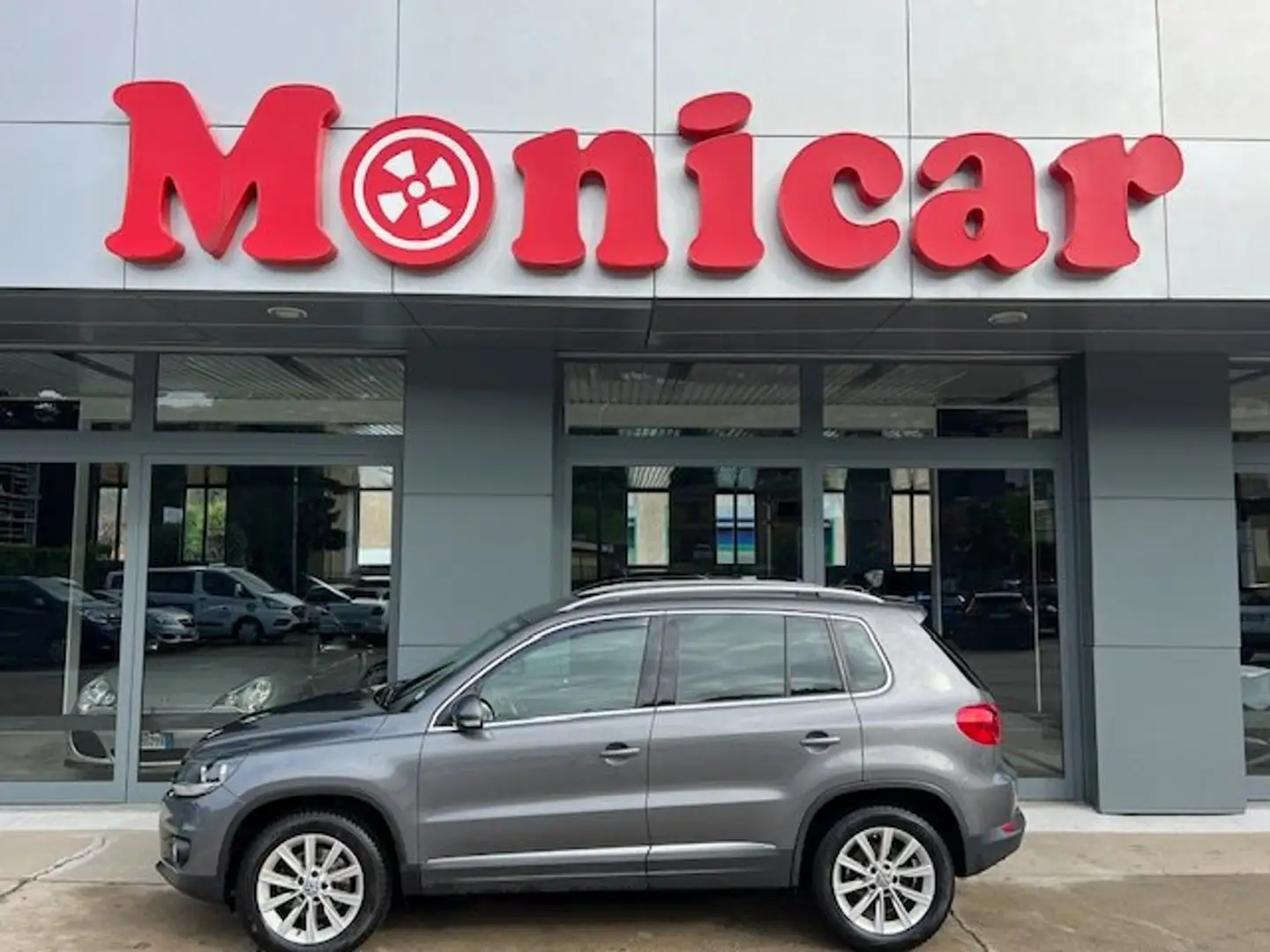 Volkswagen Tiguan Tiguan 2.0 tdi Sport - 1