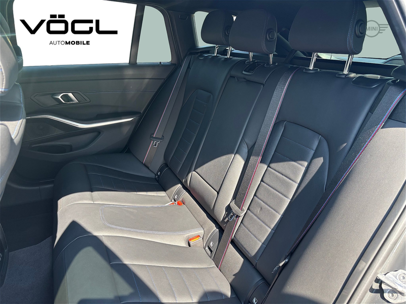 BMW 340 M340d xDrive Touring Innovationspaket Panoramadach — photo 9