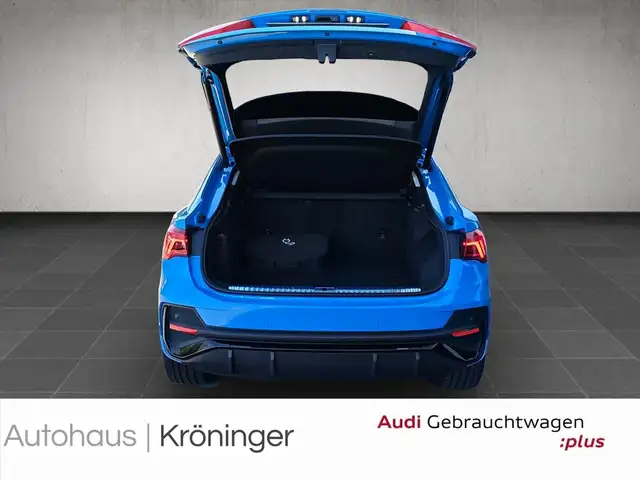 Audi Q3 view 19