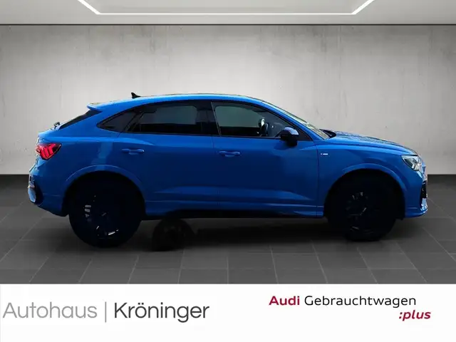 Audi Q3 view 4